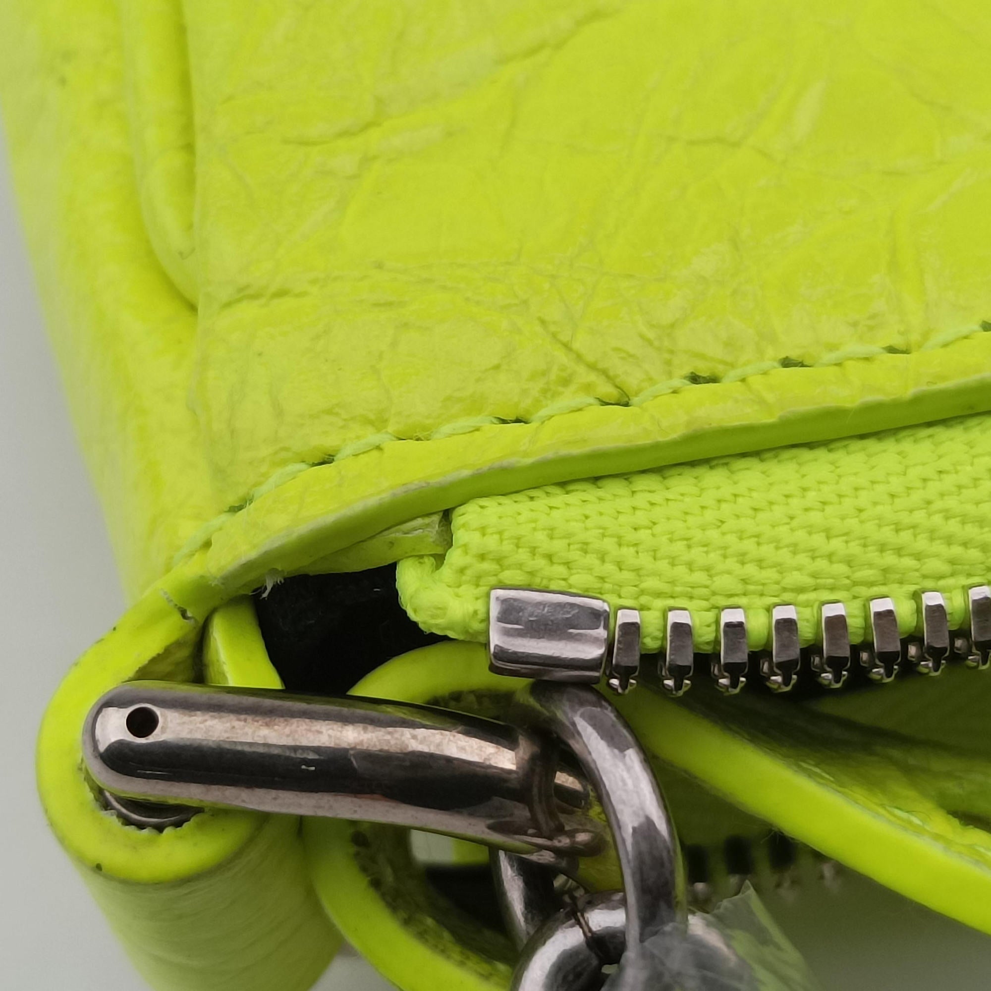 Secondhand Balenciaga Le Cagole Green lambskin  shoulderbag | stylenewstar