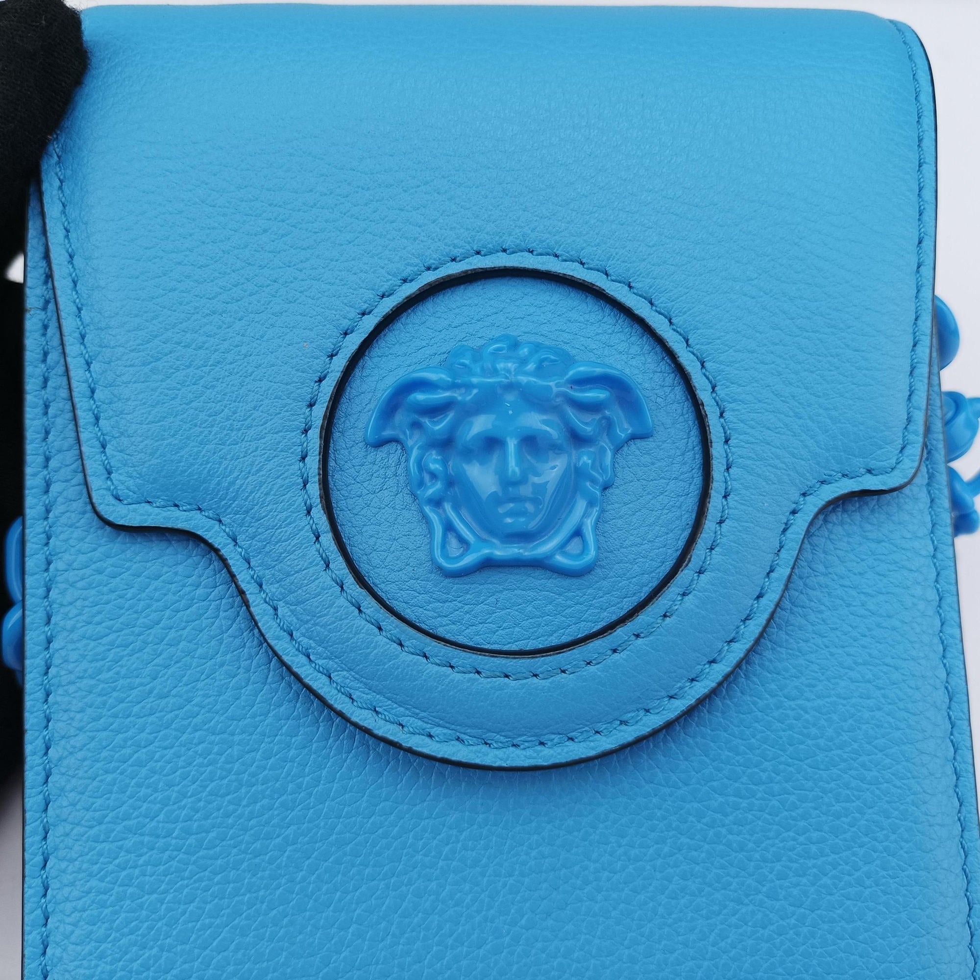 Pre-owned VERSACE Medusa phone bag Blue Leather  shoulderbag | stylenewstar