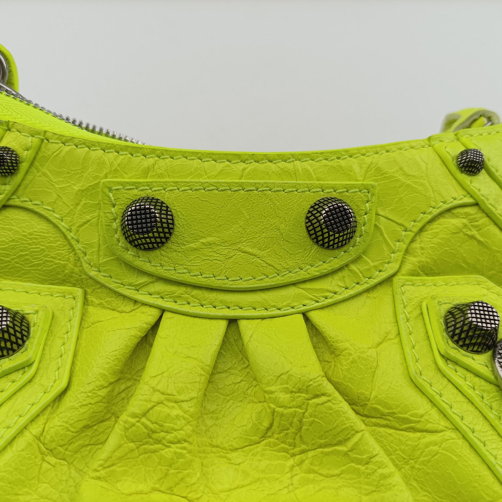 Pre-owned Balenciaga Le Cagole Green lambskin  shoulderbag | stylenewstar