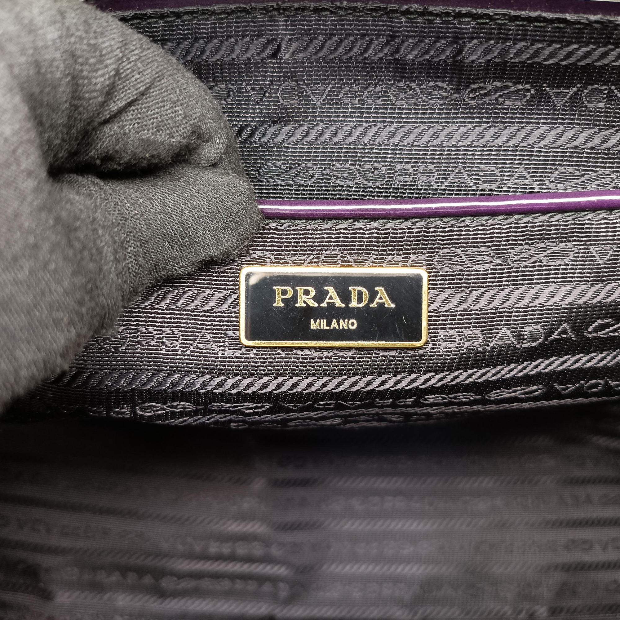 Pre-owned Prada Parabole Tote Purple patent  handbag | stylenewstar