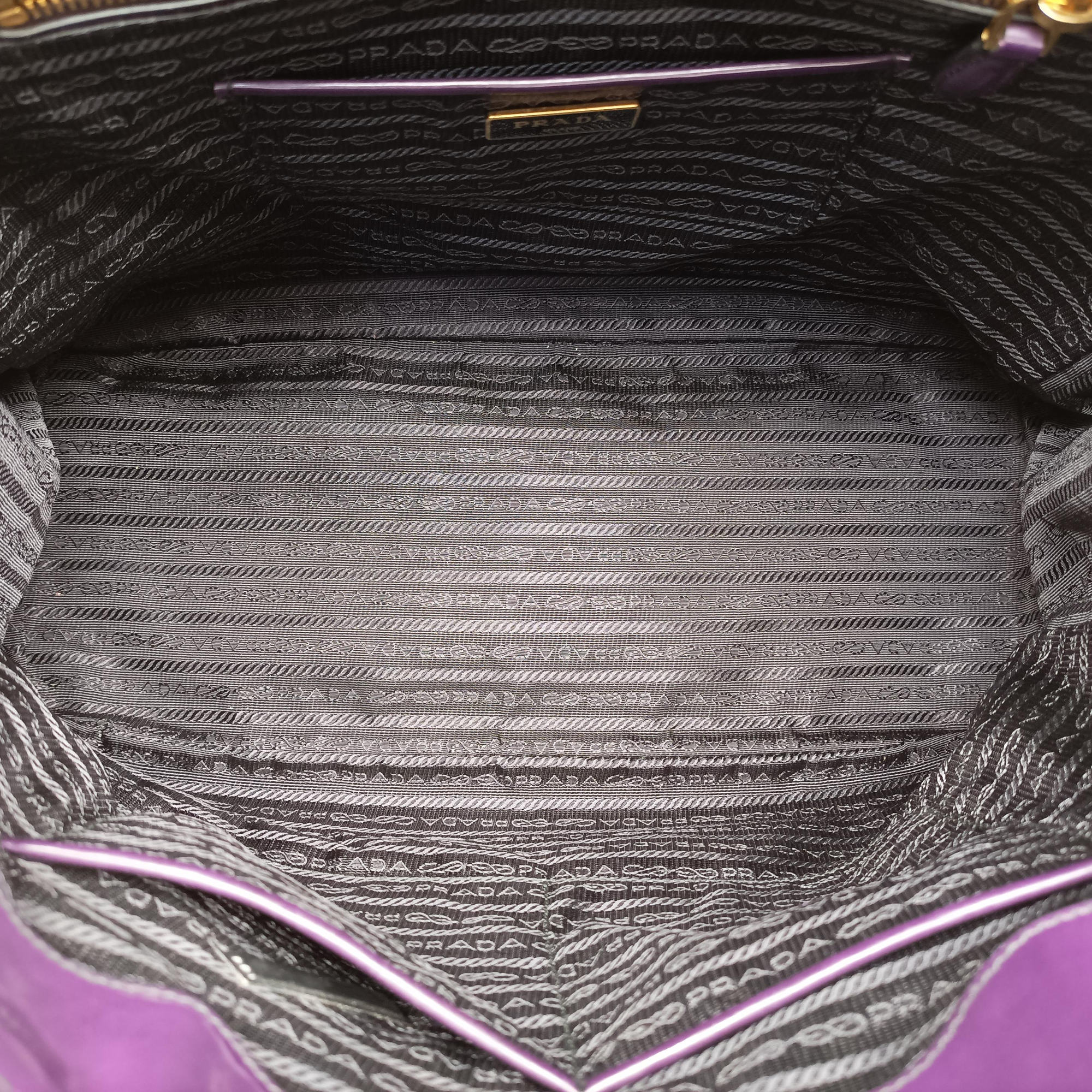 Pre-owned Prada Parabole Tote Purple patent  handbag | stylenewstar