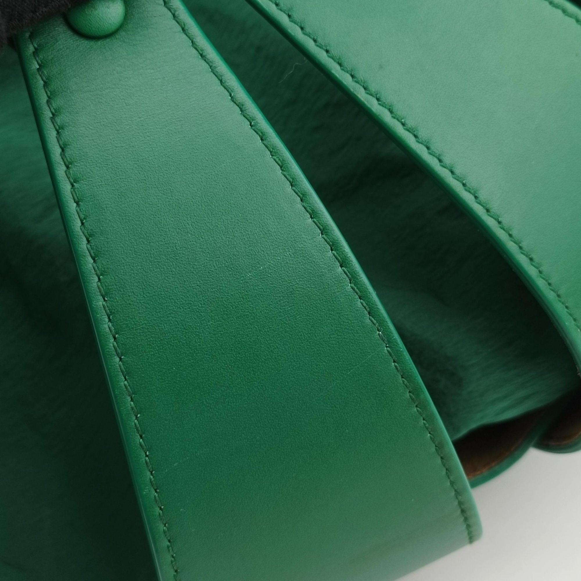 Secondhand Bottega Veneta The Shell Green Leather  shoulderbag | stylenewstar
