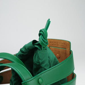 Secondhand Bottega Veneta The Shell Green Leather  shoulderbag | stylenewstar