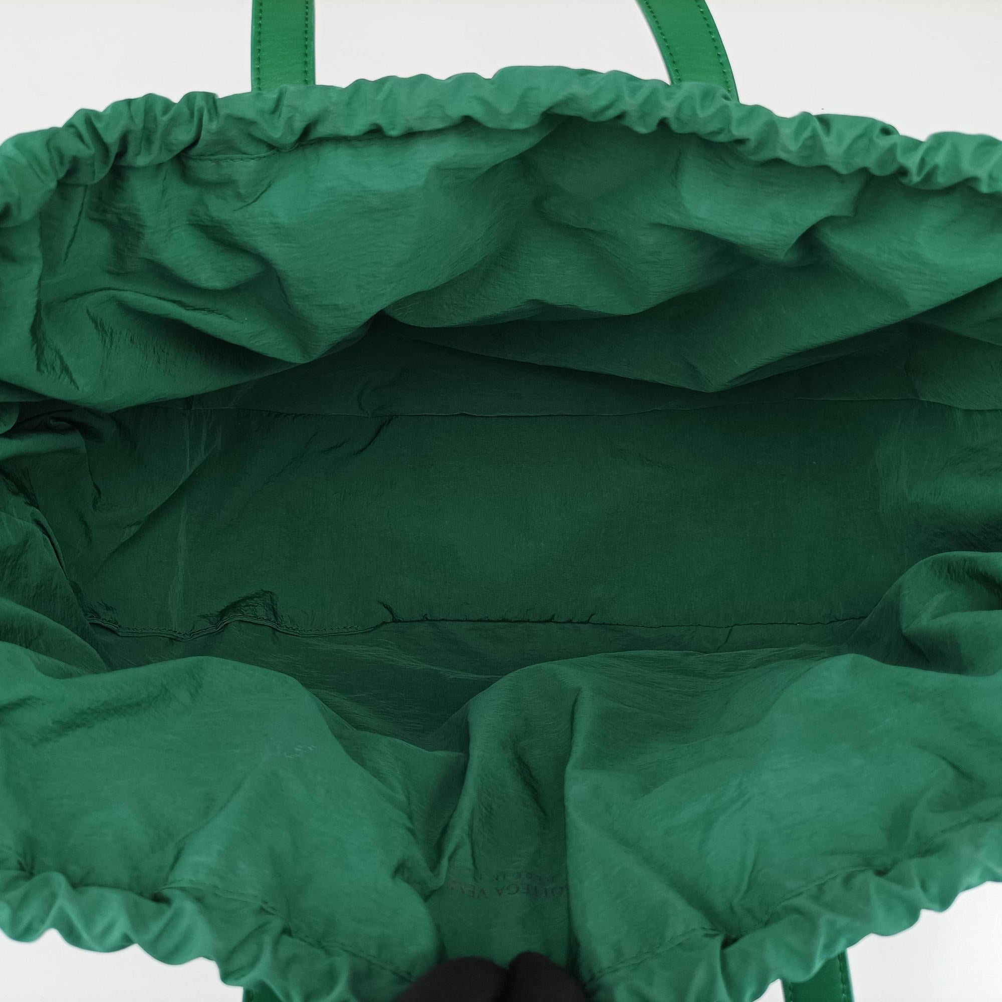 Secondhand Bottega Veneta The Shell Green Leather  shoulderbag | stylenewstar