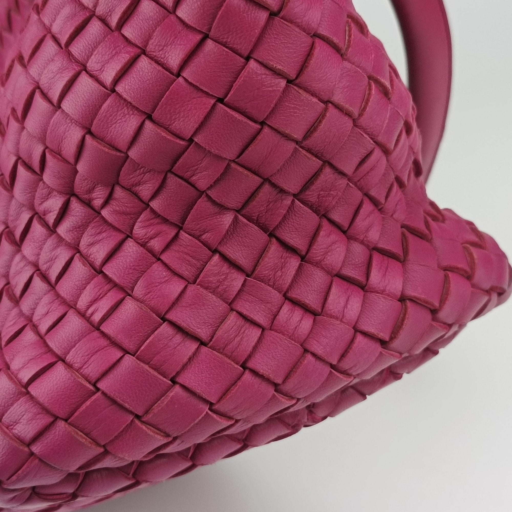 Pre-owned Bottega Veneta CABAT Rose lambskin  shoulderbag | stylenewstar