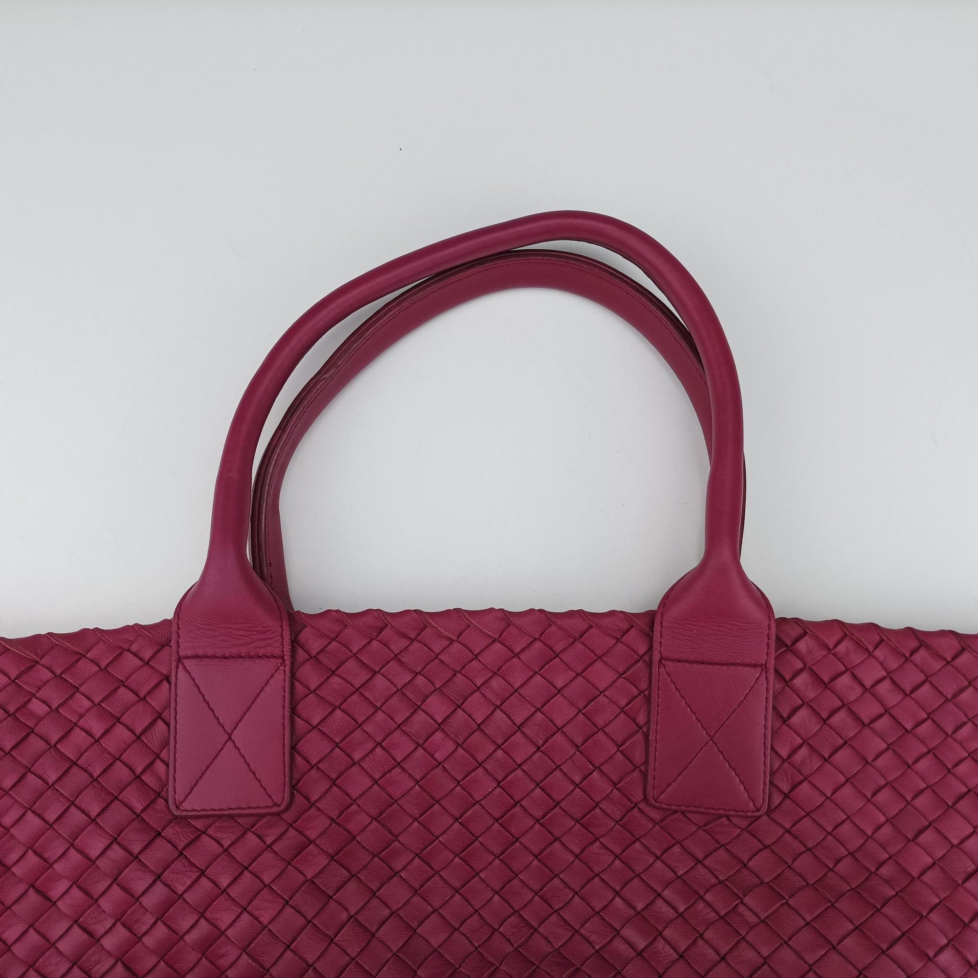 Pre-owned Bottega Veneta CABAT Rose lambskin  shoulderbag | stylenewstar