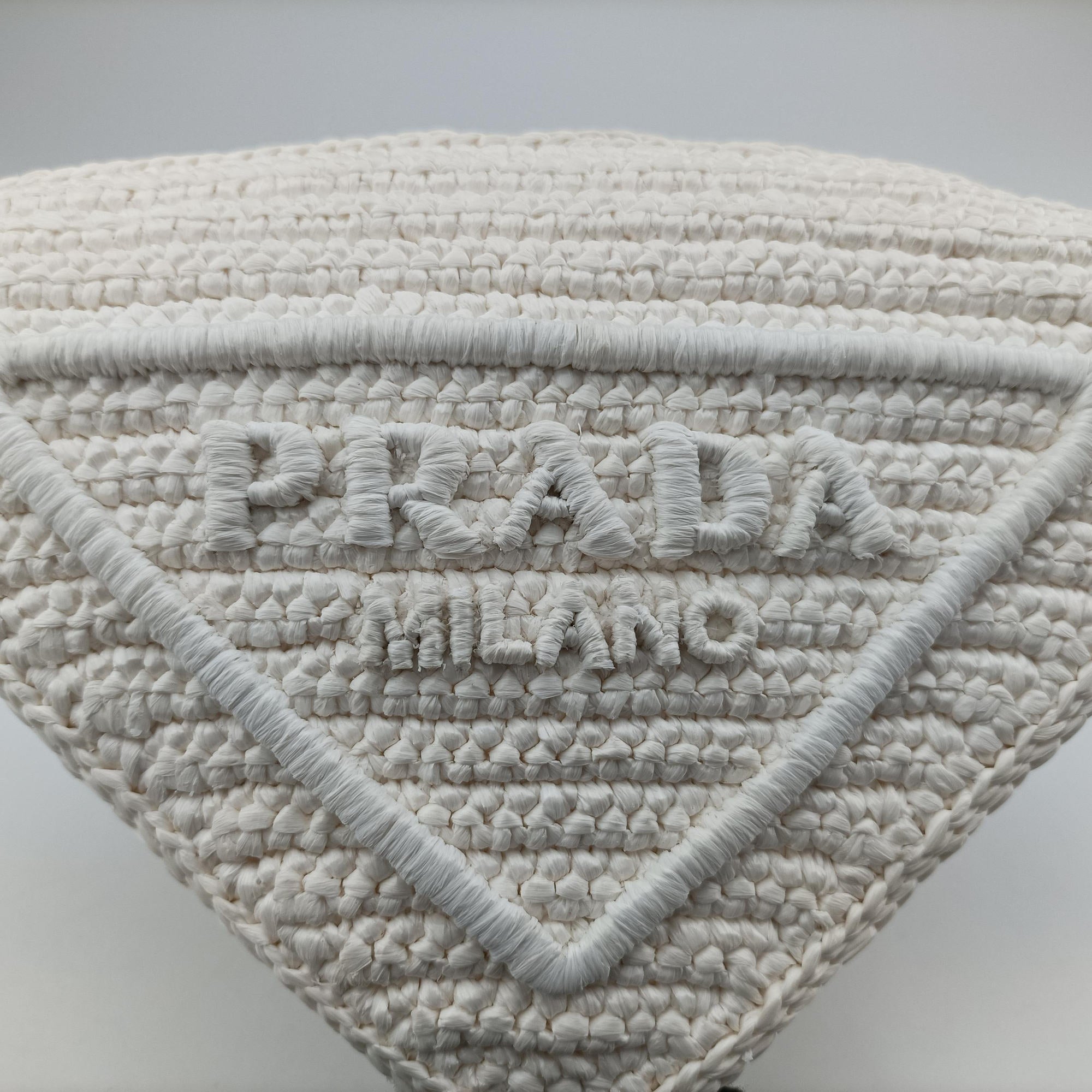 Pre-owned Prada Triangle Logo White Straw  shoulderbag | stylenewstar