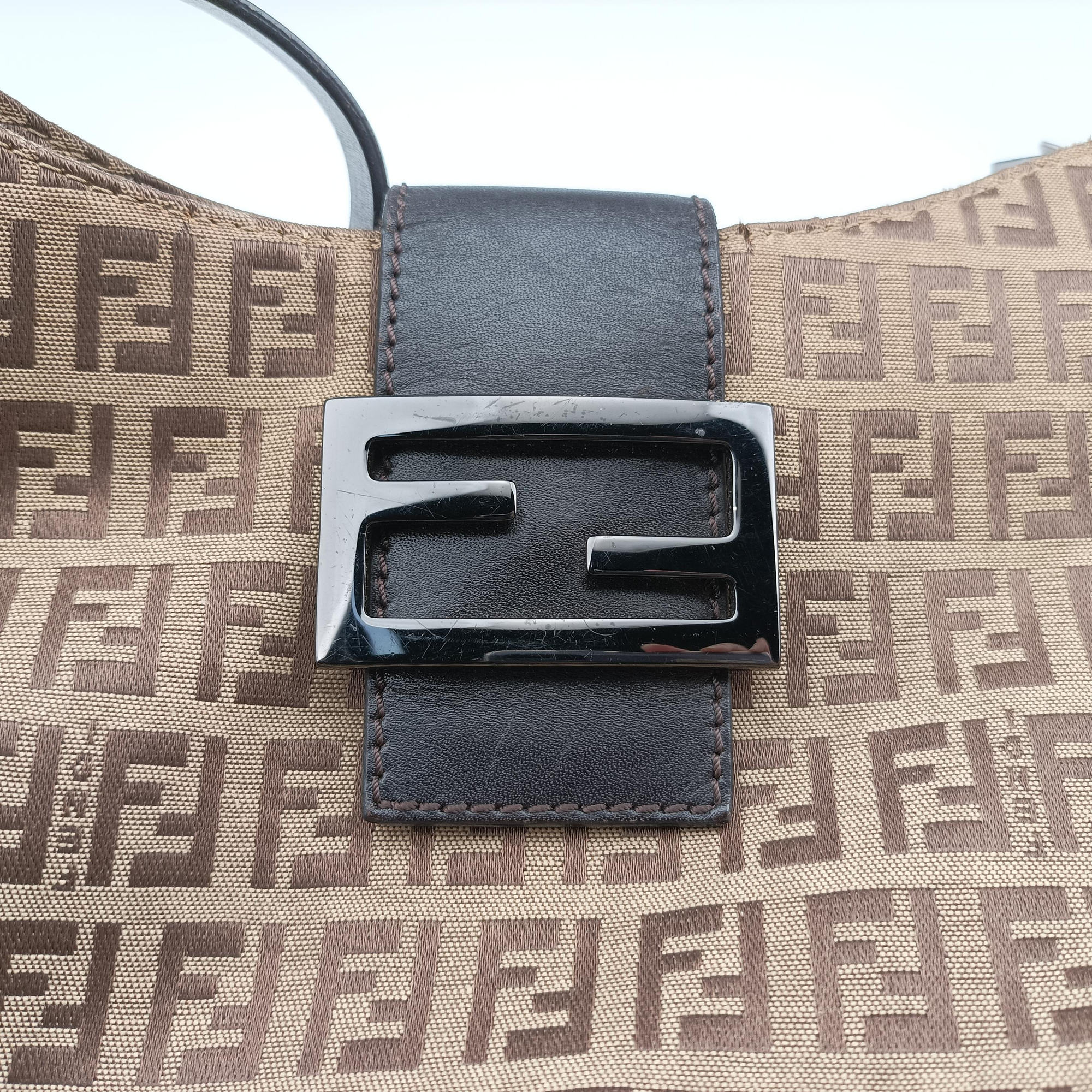 Pre-owned Fendi Zucchino Brown canvas 8BR036 shoulderbag | stylenewstar
