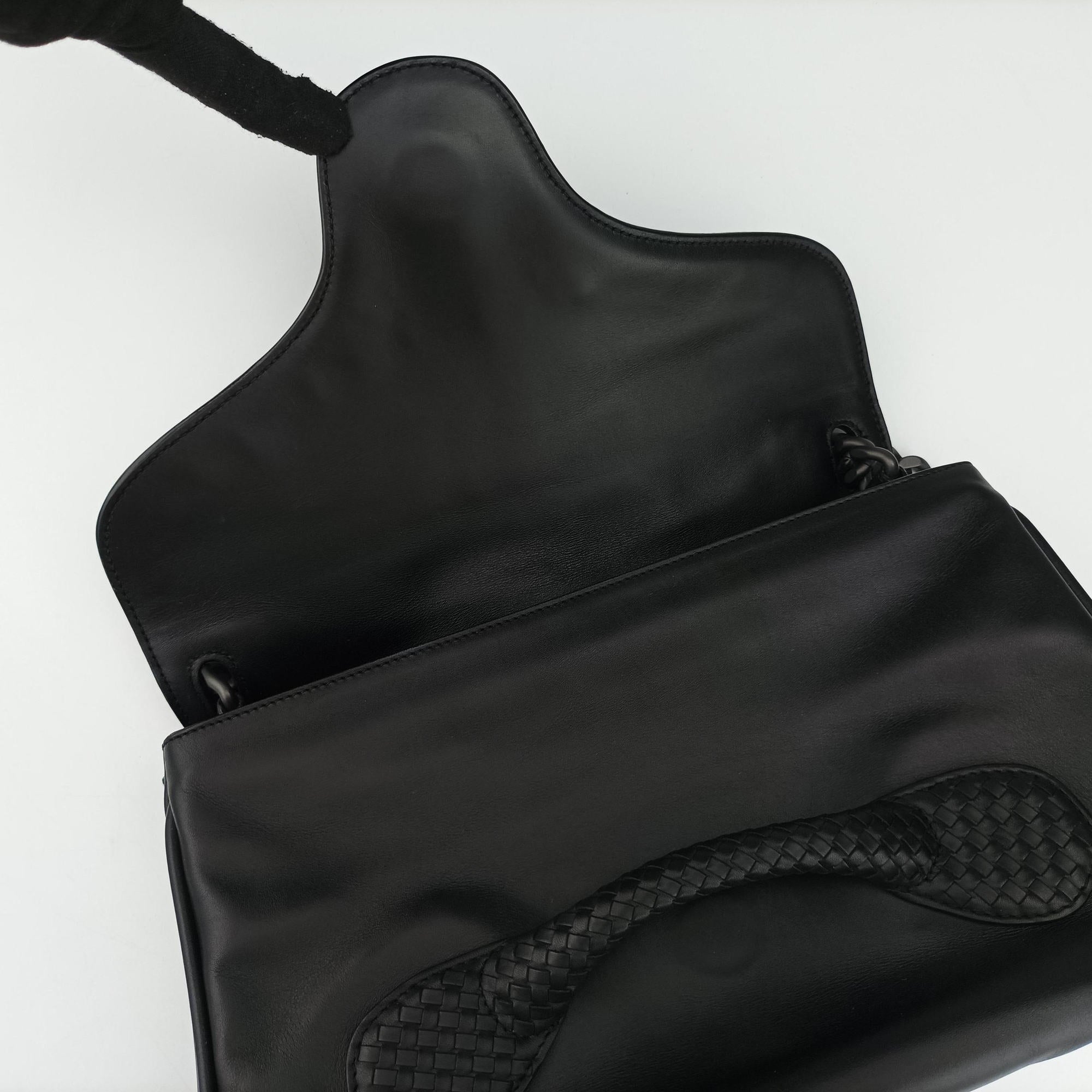 Pre-owned Bottega Veneta Intrecciato Black lambskin  shoulderbag | stylenewstar