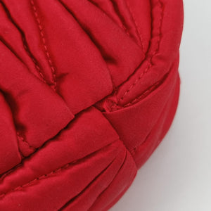 Pre-owned Miu Miu Wander Matelasse hobo Red Satin 5BC125 shoulderbag | stylenewstar