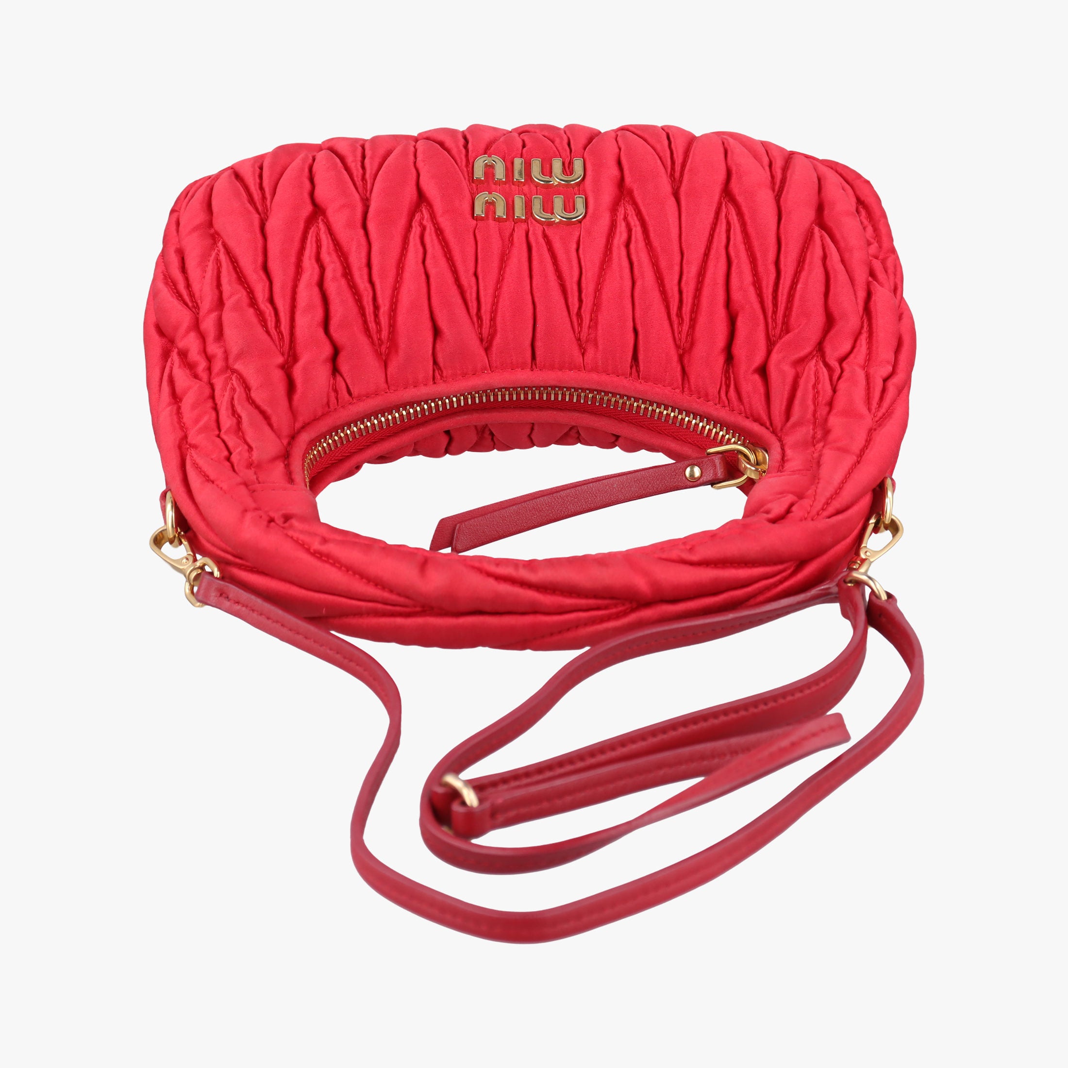 Pre-owned Miu Miu Wander Matelasse hobo Red Satin 5BC125 shoulderbag | stylenewstar