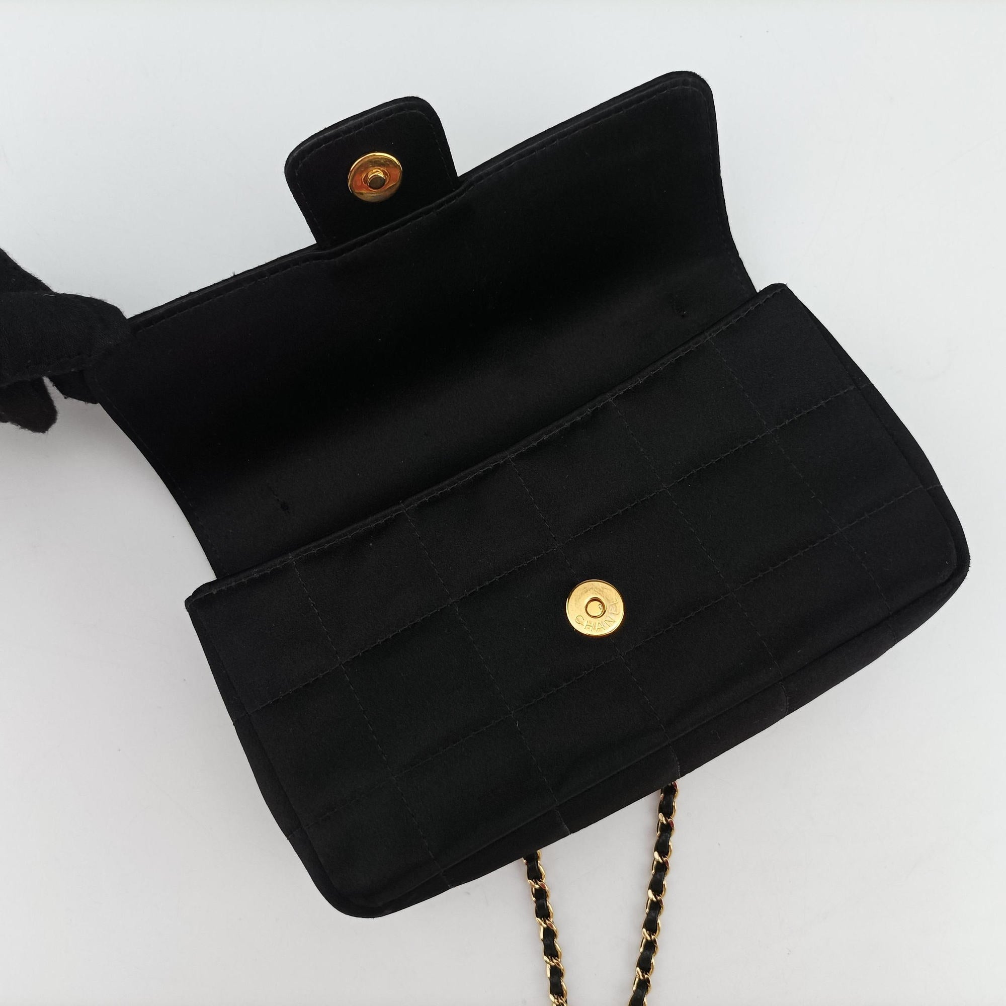 Secondhand Chanel Flap bag Black Satin fabric A16780 shoulderbag | stylenewstar