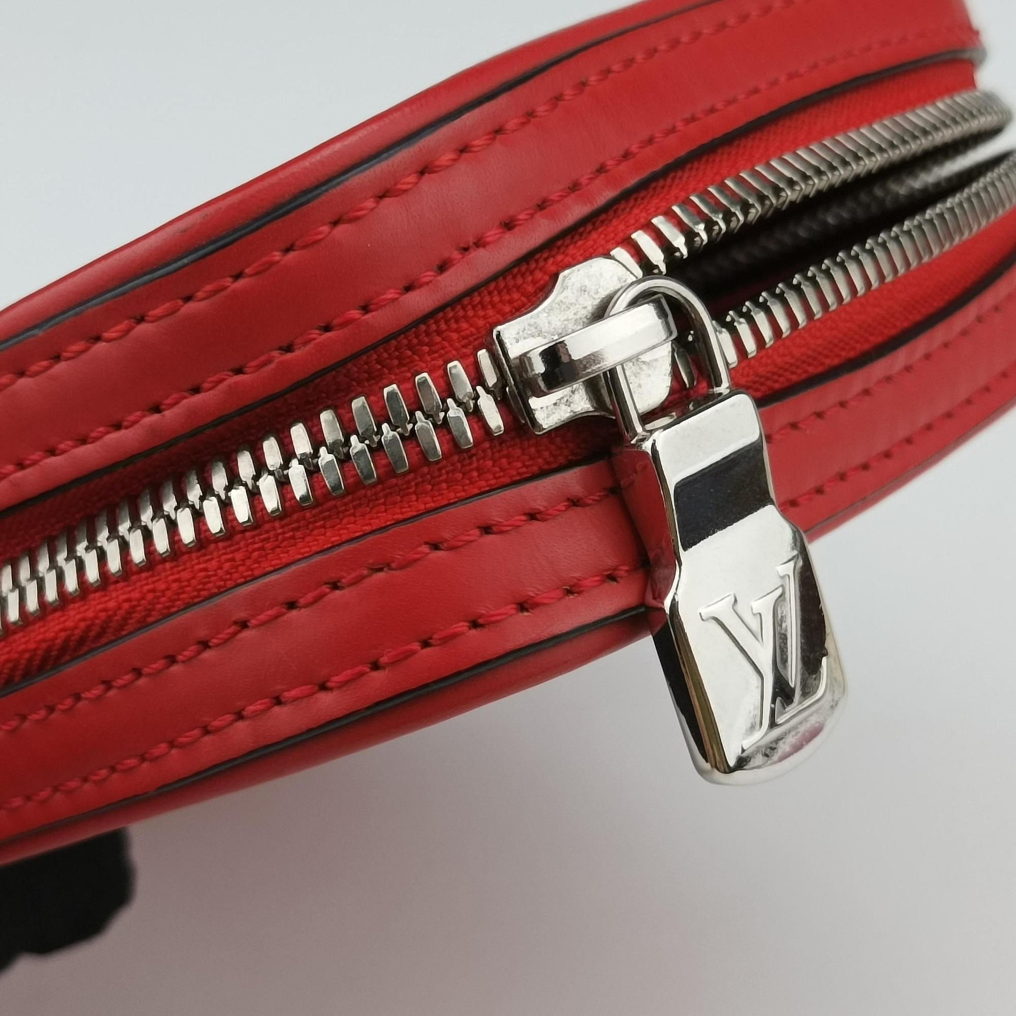 Pre-owned Louis Vuitton Danube PPM Supreme Collaboration ROUGE×white Epi M53434 shoulderbag | stylenewstar