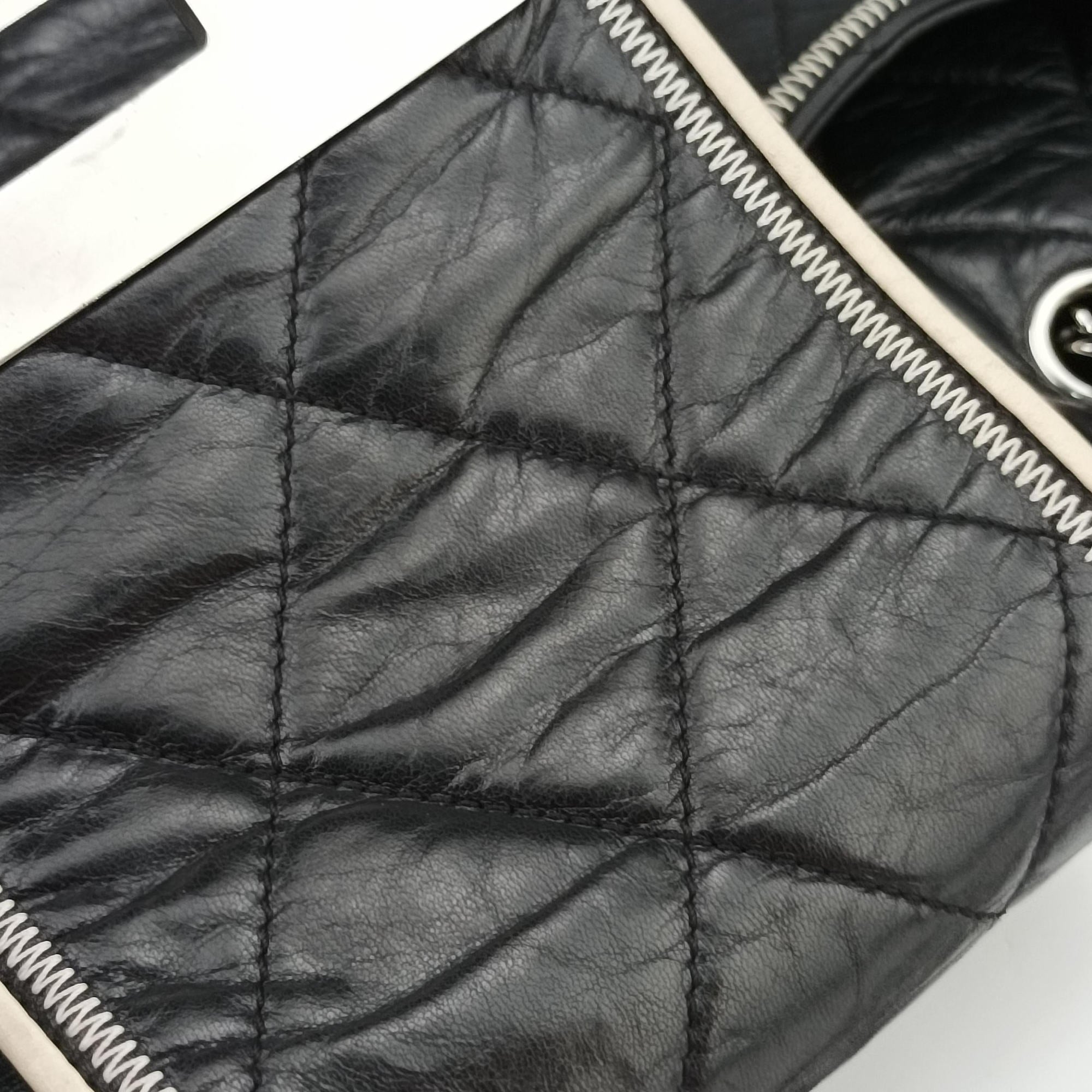 Pre-owned Chanel East West 2.55 Black Leather 37697 shoulderbag | stylenewstar