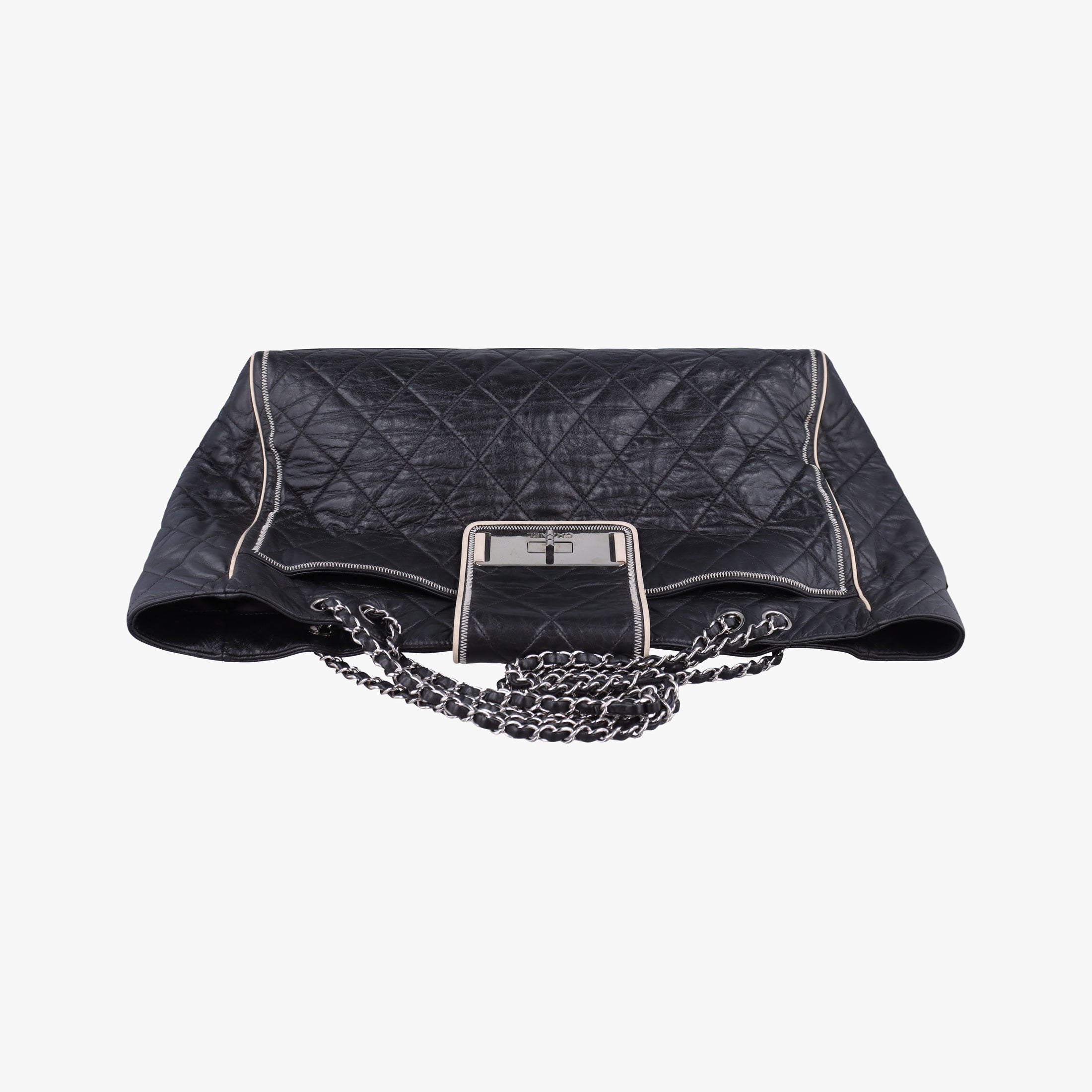 Pre-owned Chanel East West 2.55 Black Leather 37697 shoulderbag | stylenewstar
