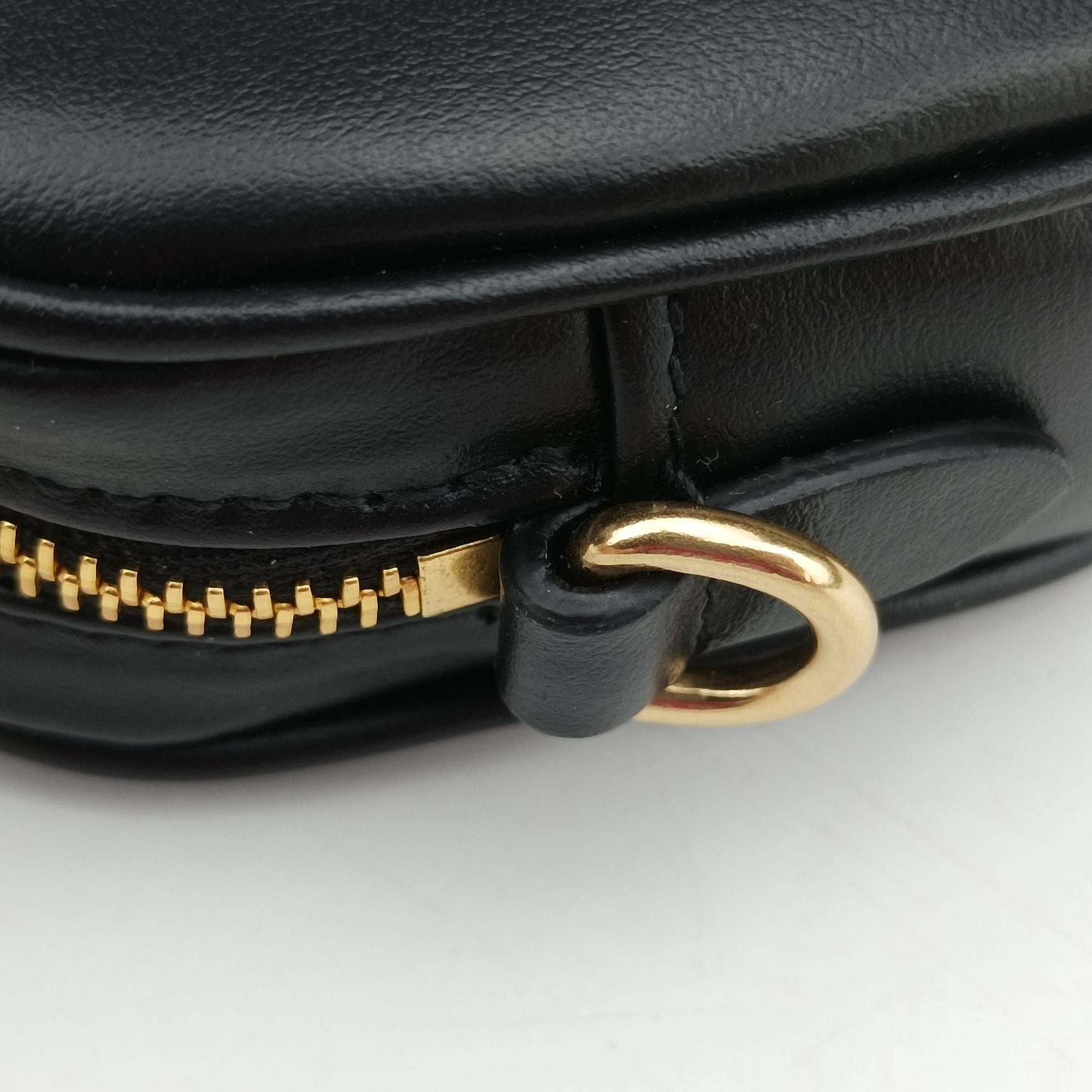 Pre-owned Miu Miu Logo belt Black leather  bum bag/waist bag | stylenewstar
