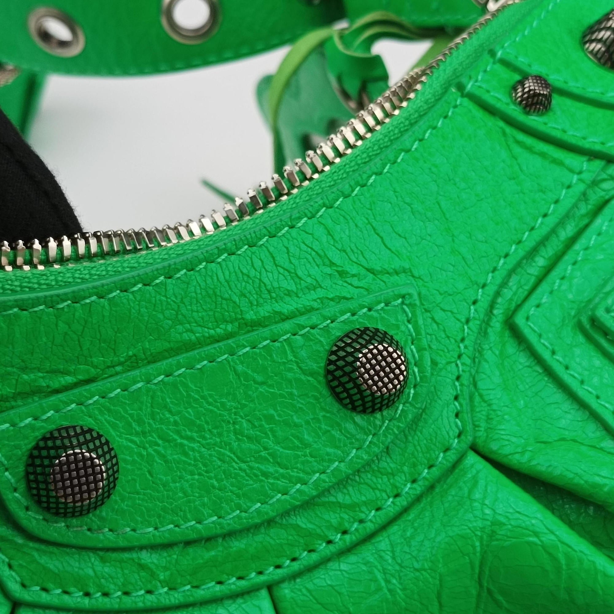 Secondhand Balenciaga Le Cagole Green lambskin  shoulderbag | stylenewstar