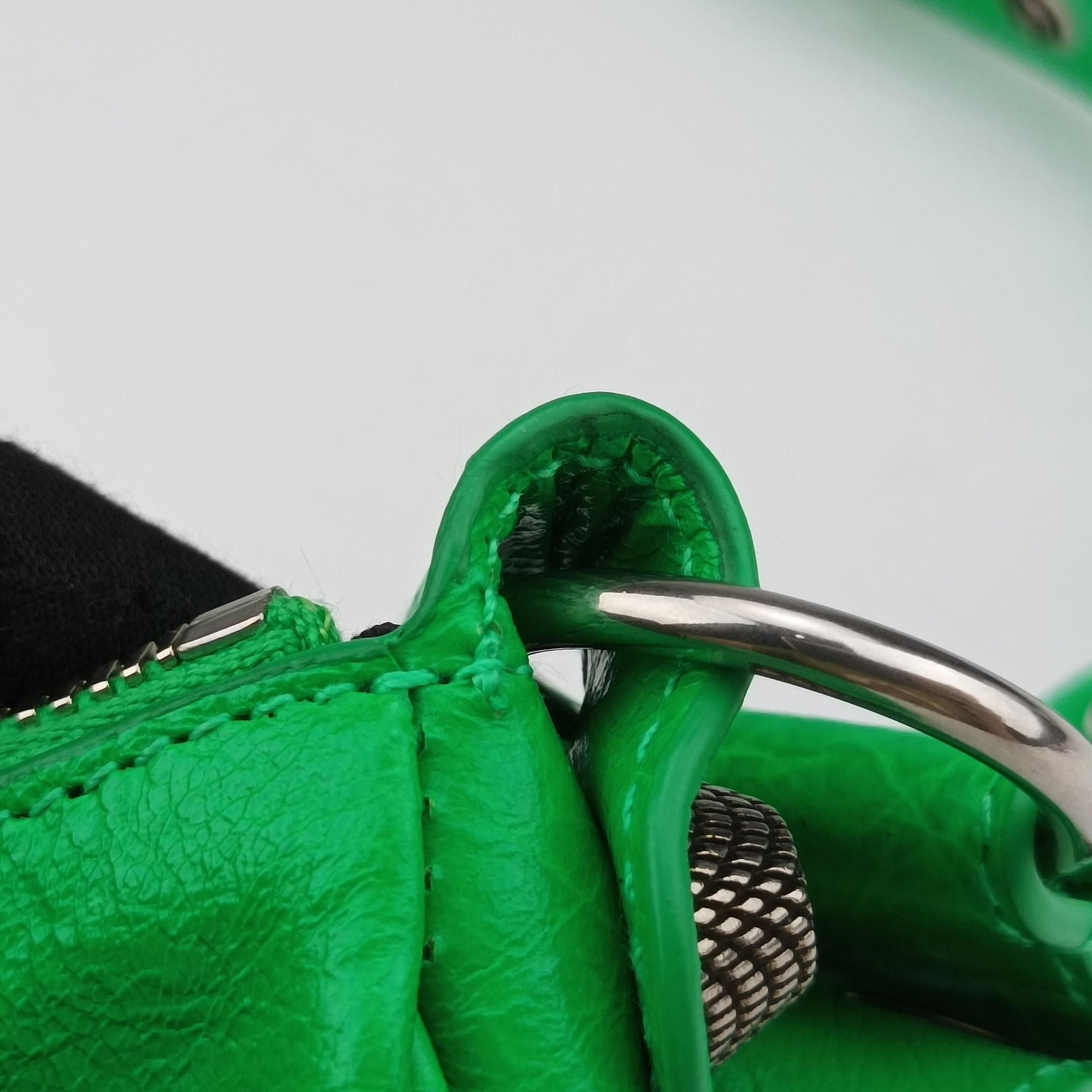 Secondhand Balenciaga Le Cagole Green lambskin  shoulderbag | stylenewstar