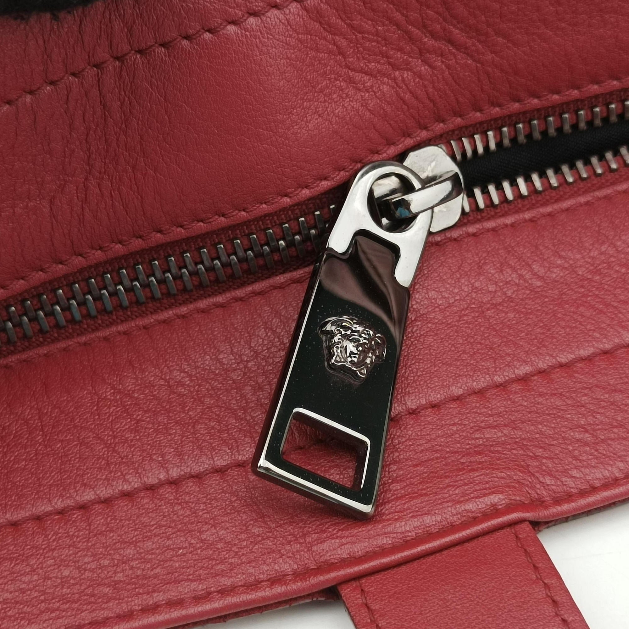 Pre-owned VERSACE Medusa Red Leather  handbag | stylenewstar