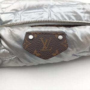 Pre-owned Louis Vuitton Maxi Multi Pochette Accessoires Silver Recycled metallic nylon M21057 shoulderbag | stylenewstar