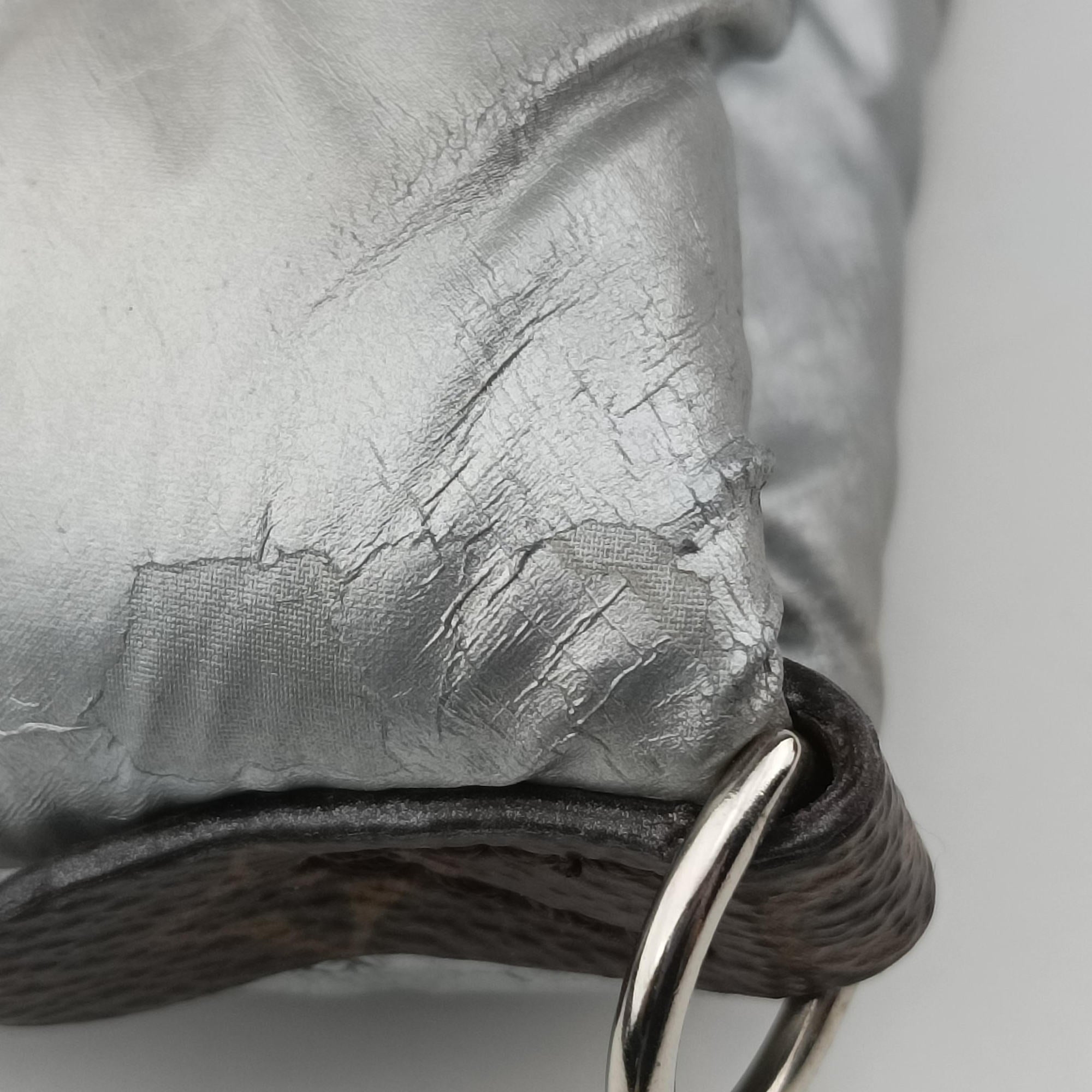 Pre-owned Louis Vuitton Maxi Multi Pochette Accessoires Silver Recycled metallic nylon M21057 shoulderbag | stylenewstar