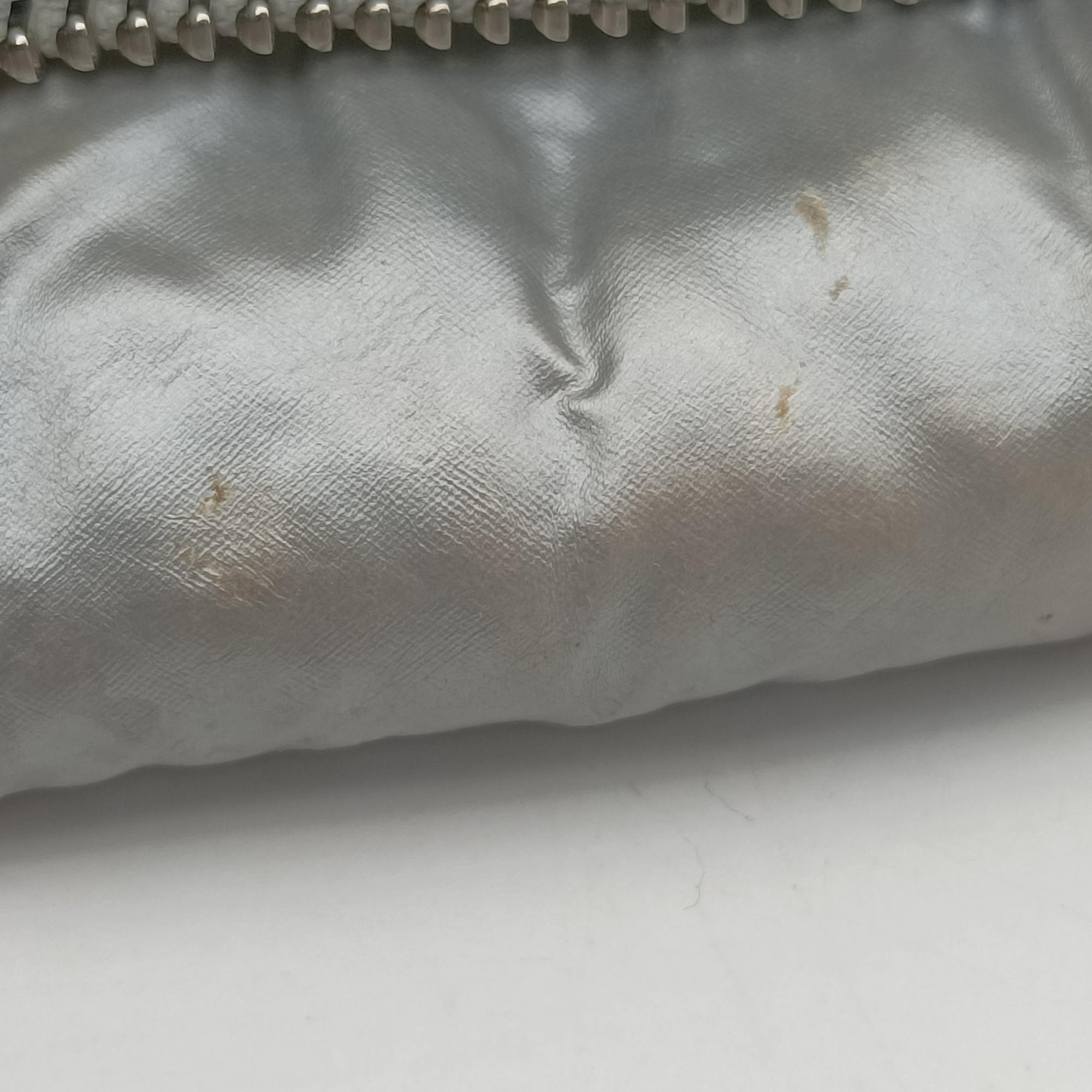 Pre-owned Louis Vuitton Maxi Multi Pochette Accessoires Silver Recycled metallic nylon M21057 shoulderbag | stylenewstar