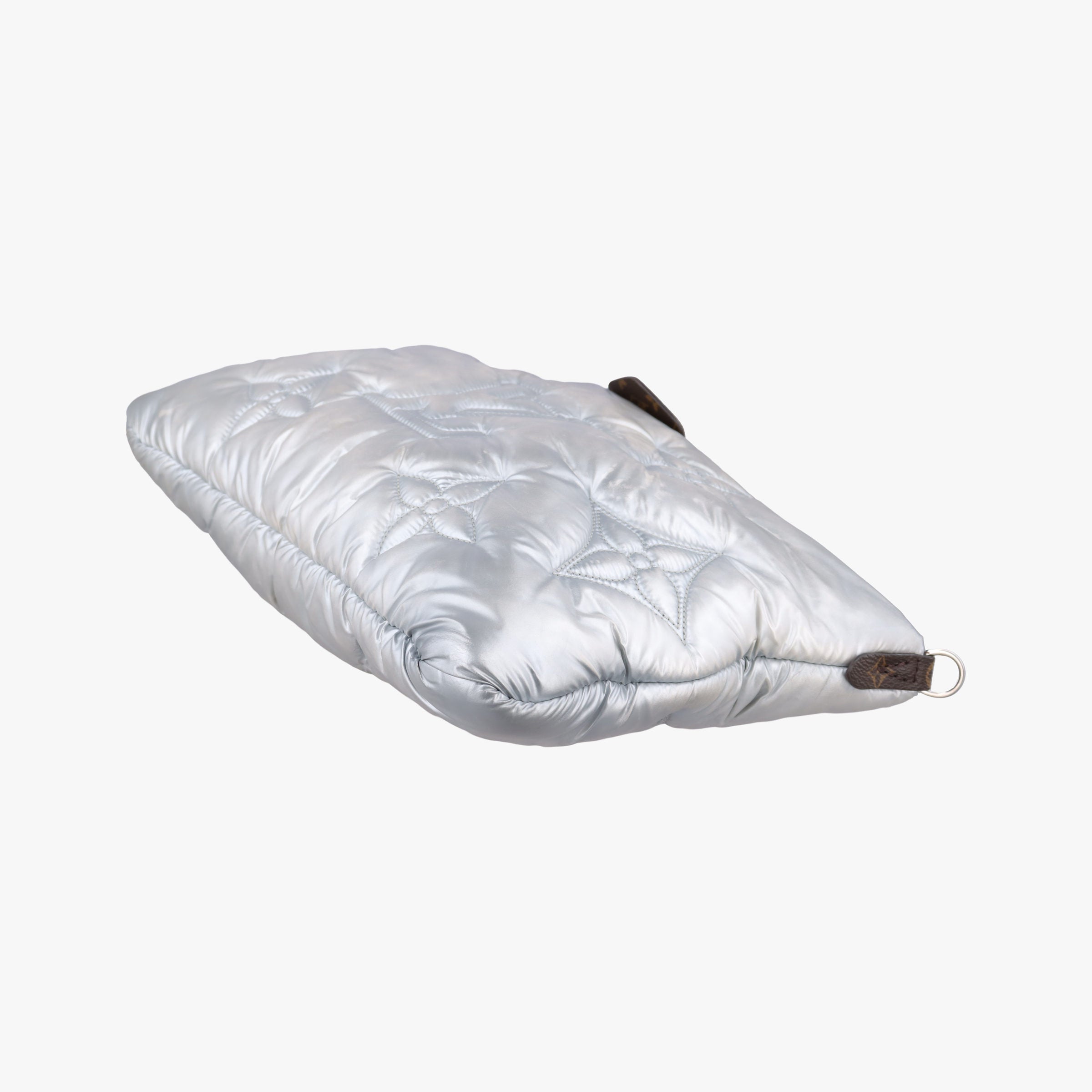 Pre-owned Louis Vuitton Maxi Multi Pochette Accessoires Silver Recycled metallic nylon M21057 shoulderbag | stylenewstar