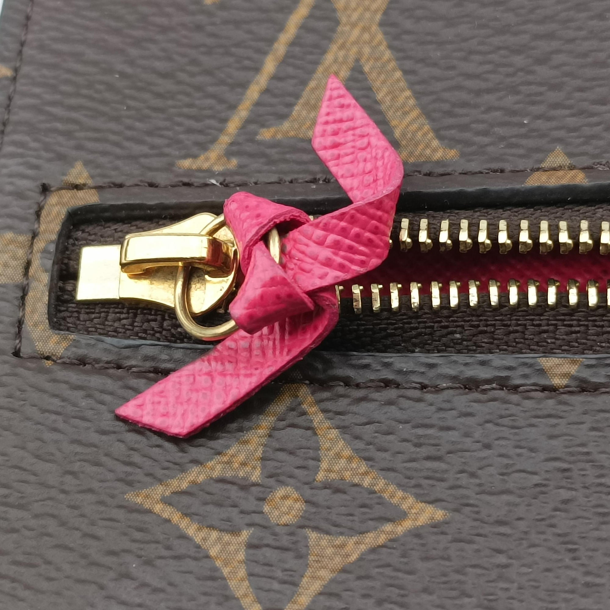 Pre-owned Louis Vuitton Pochette Weekend brown×Fuchsia Pink Monogram Canvas M62456 shoulderbag | stylenewstar
