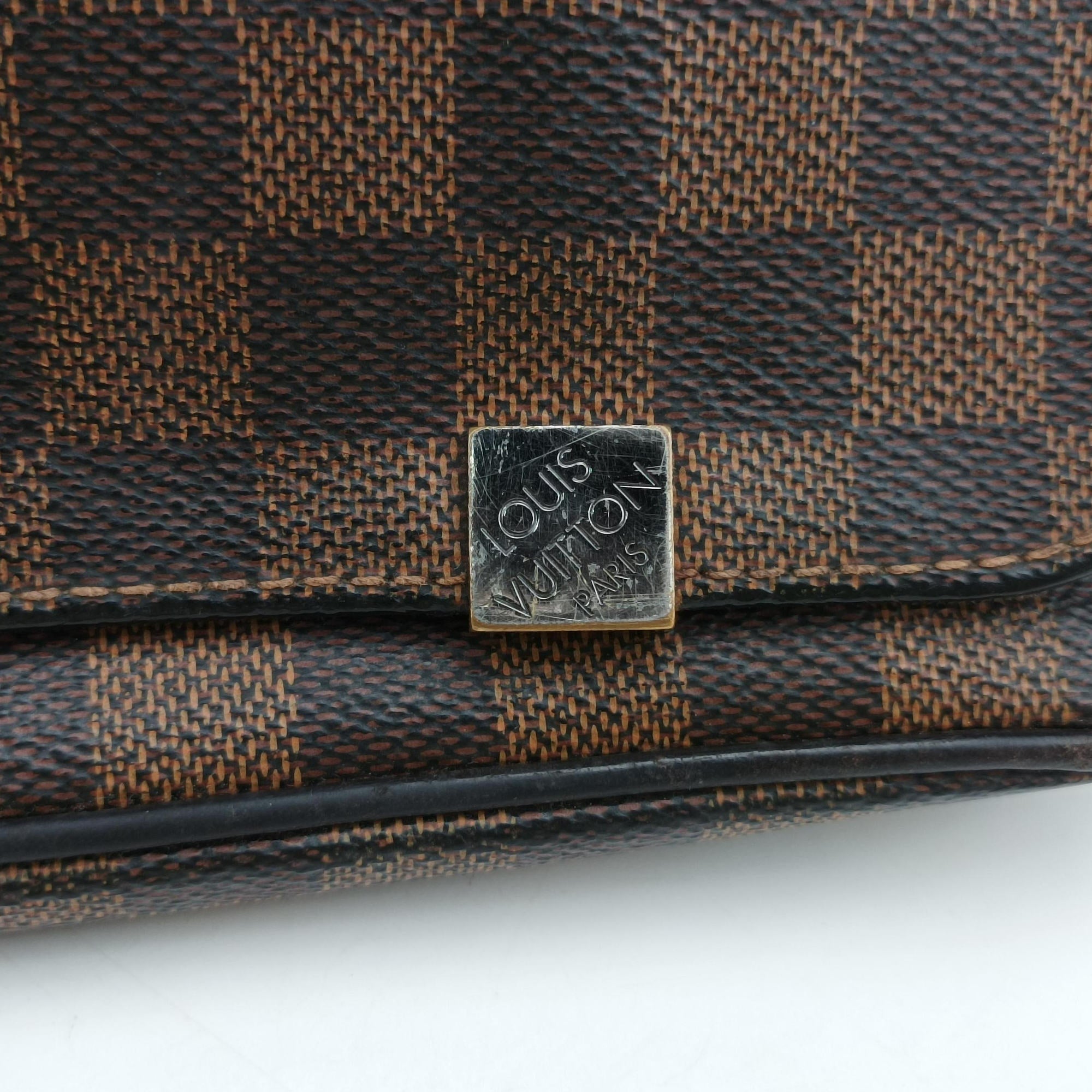 Pre-owned Louis Vuitton District MM EBENE Damier Canvas N41032 shoulderbag | stylenewstar