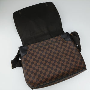 Pre-owned Louis Vuitton District MM EBENE Damier Canvas N41032 shoulderbag | stylenewstar