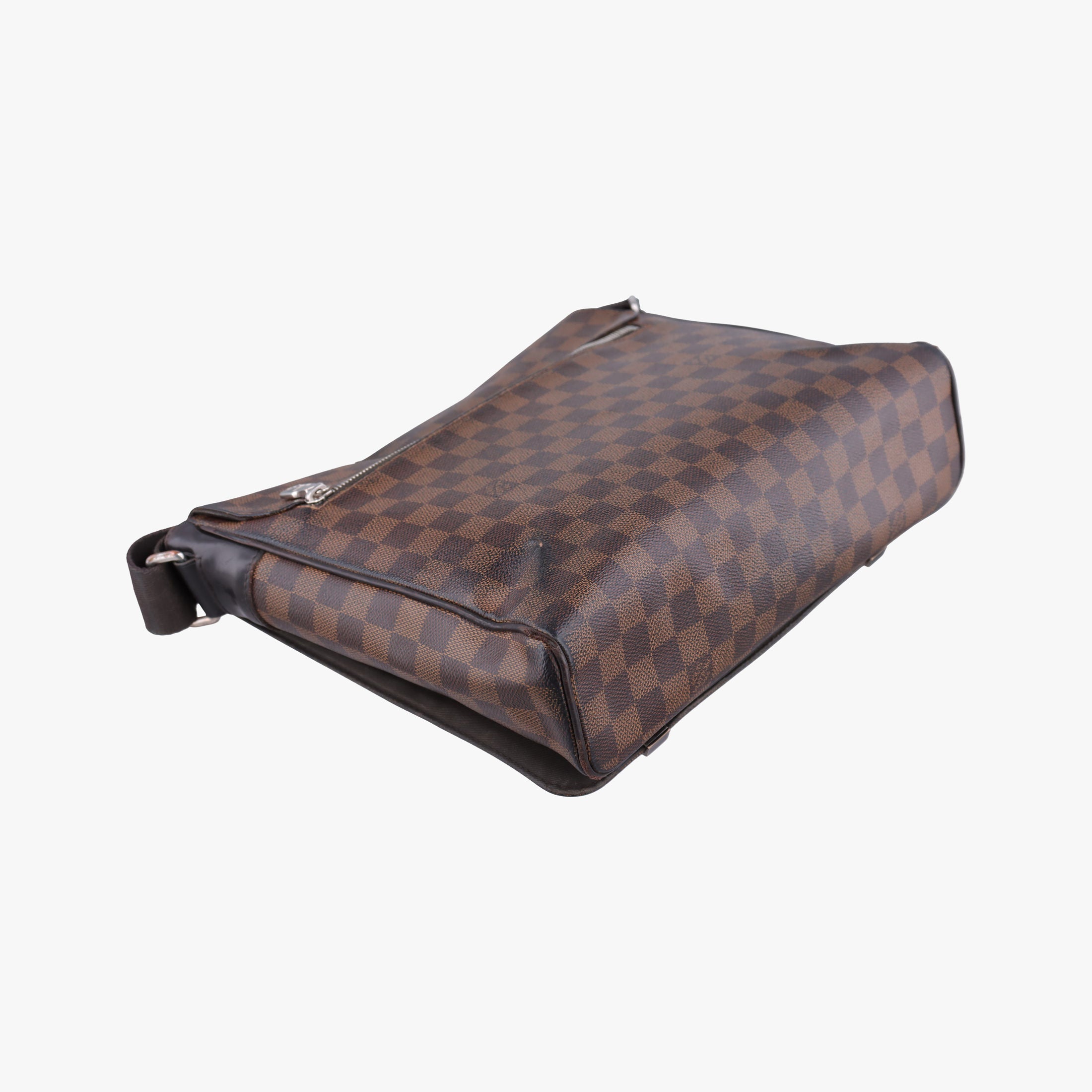 Pre-owned Louis Vuitton District MM EBENE Damier Canvas N41032 shoulderbag | stylenewstar