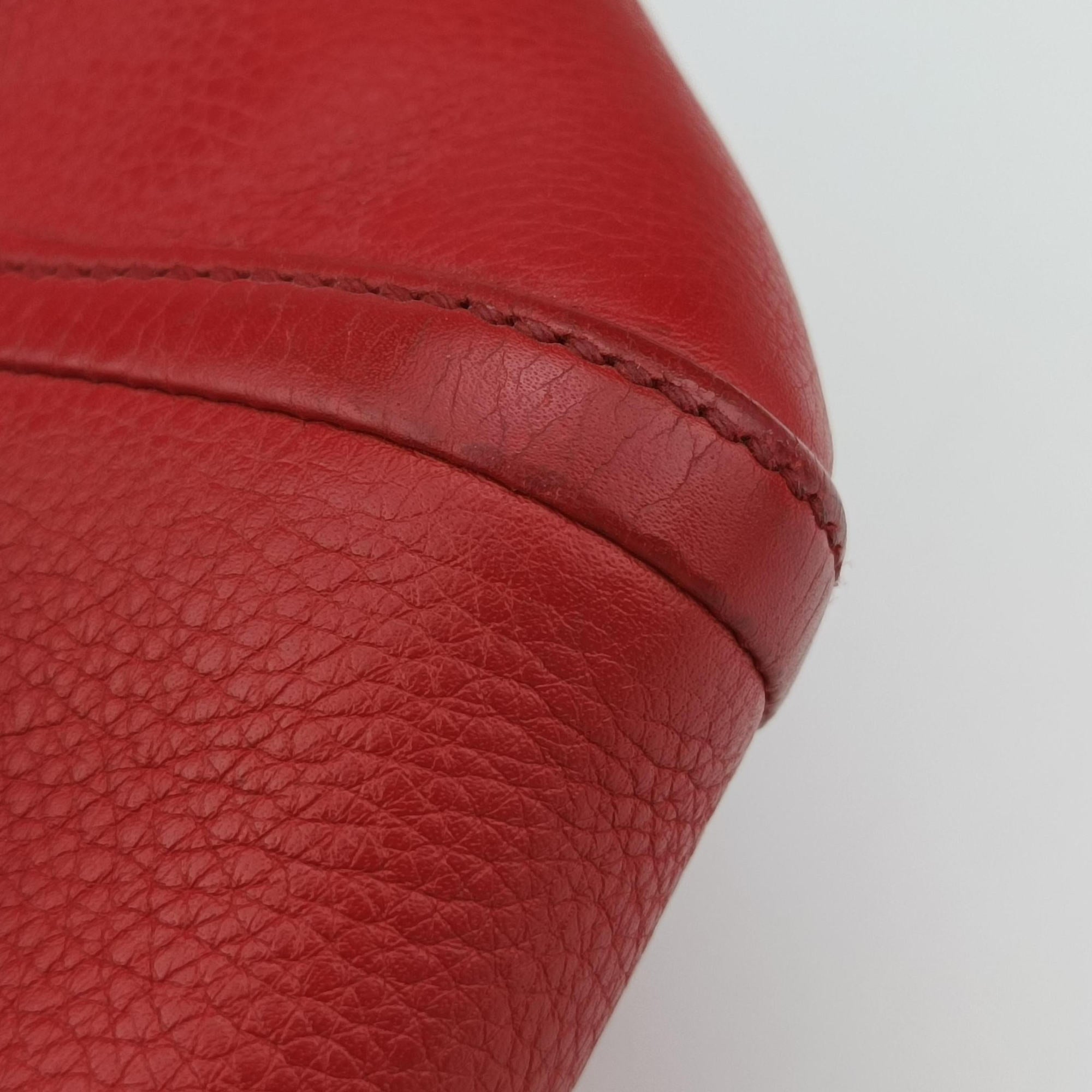 Pre-owned Gucci Soho Red Leather 369176 shoulderbag | stylenewstar