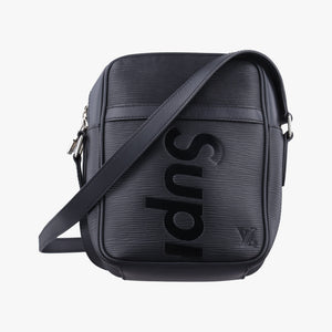 Pre-owned Louis Vuitton Danube PM Supreme Collaboration Noir epi M53431 shoulderbag | stylenewstar