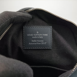 Pre-owned Louis Vuitton Danube PM Supreme Collaboration Noir epi M53431 shoulderbag | stylenewstar