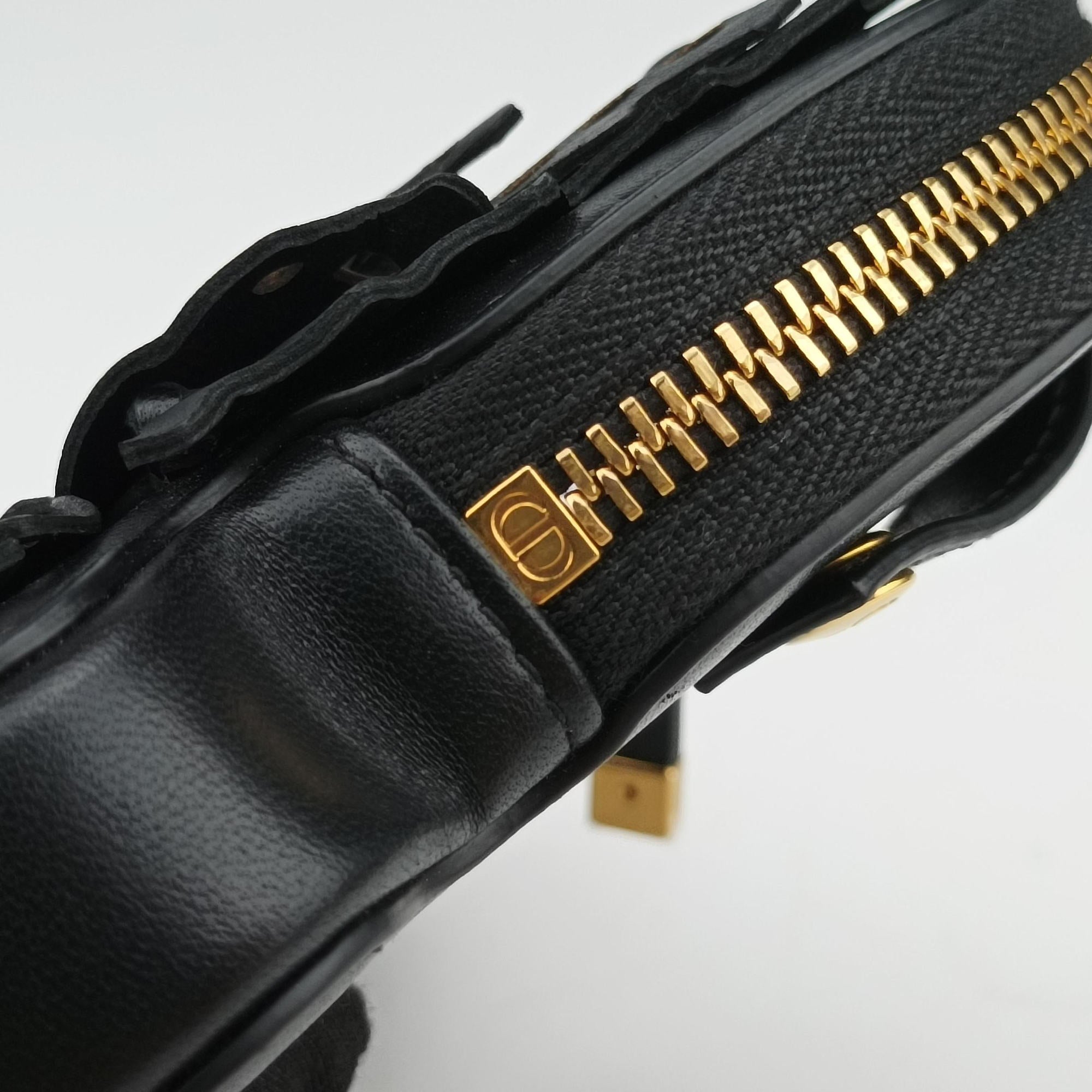 Pre-owned Christian Dior 30 Montaigne Removable Black Lambskin  bum bag/waist bag | stylenewstar
