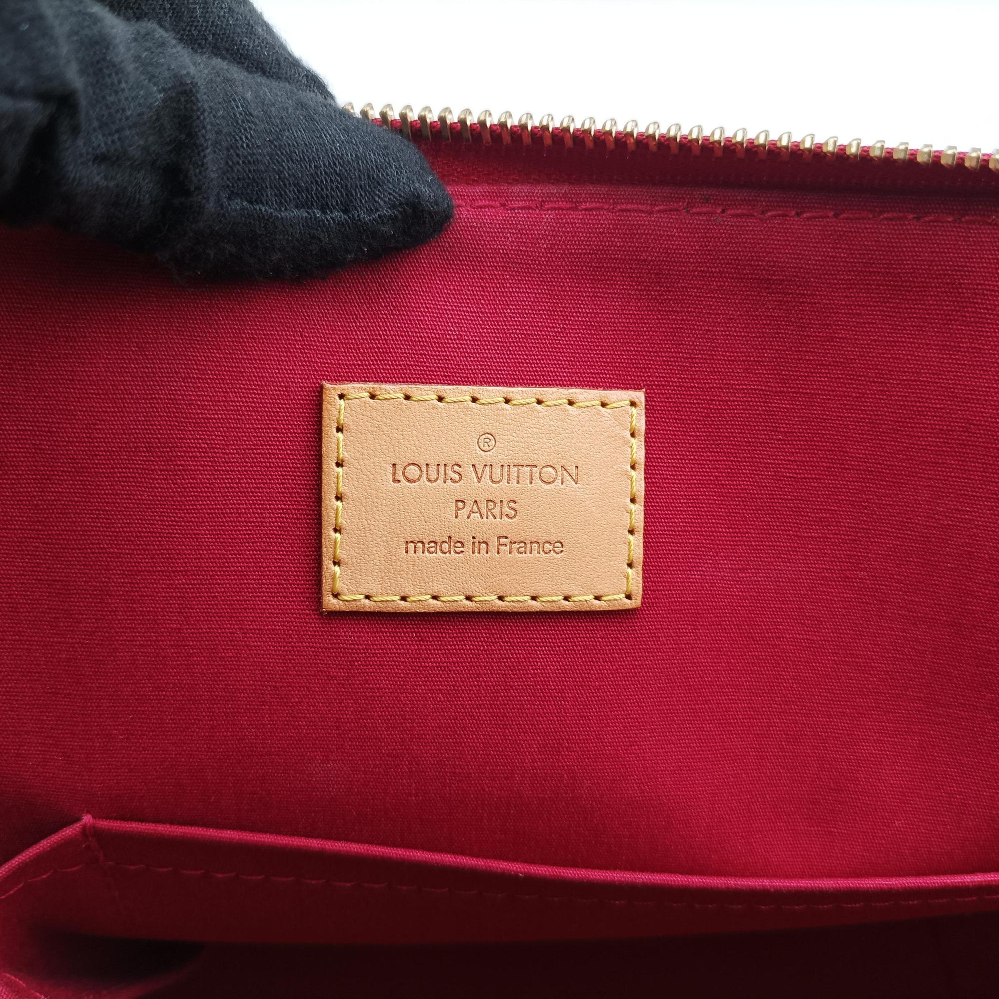 Pre-owned Louis Vuitton Bellevue GM Pomme d'Amour Vernis M93587 handbag | stylenewstar