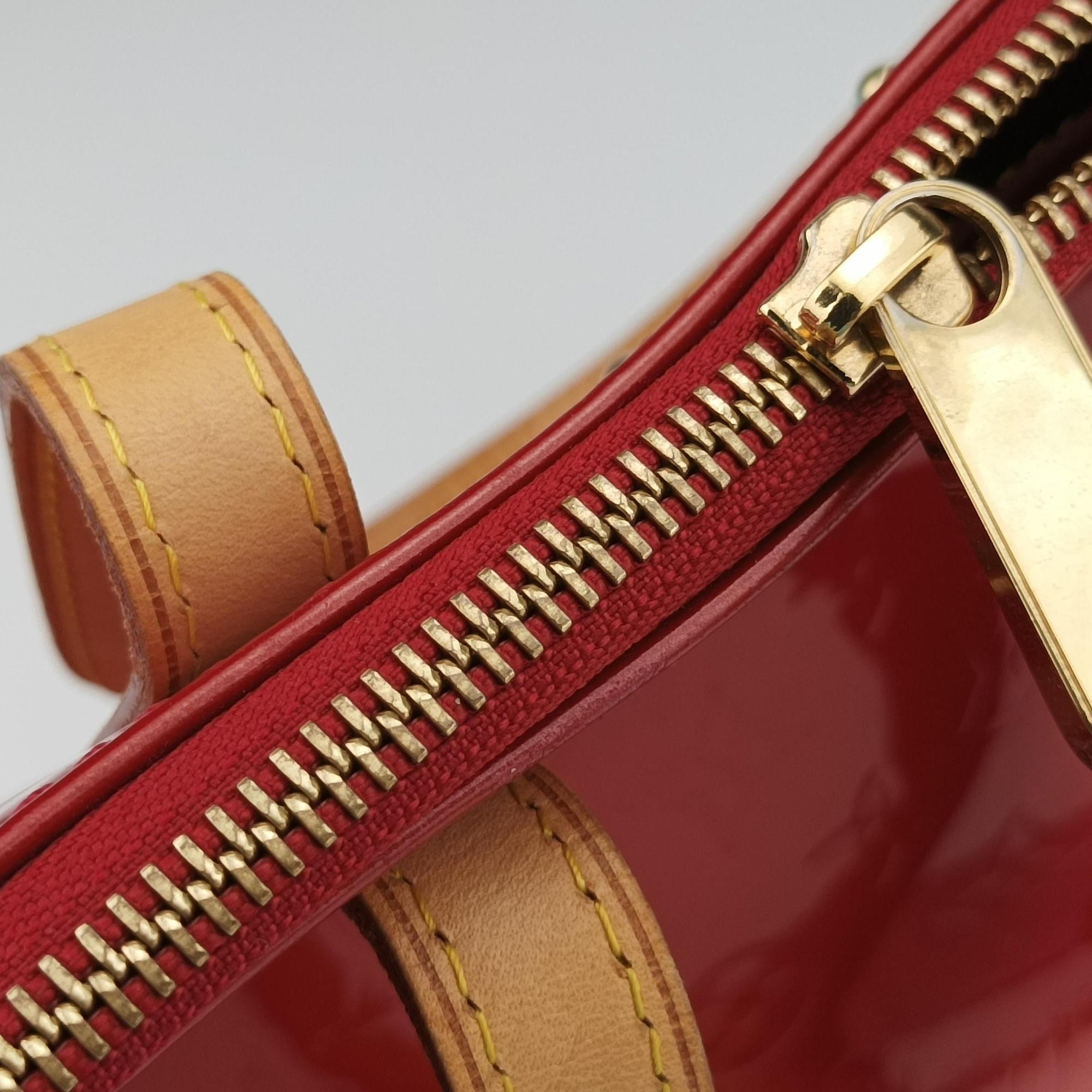 Pre-owned Louis Vuitton Bellevue GM Pomme d'Amour Vernis M93587 handbag | stylenewstar