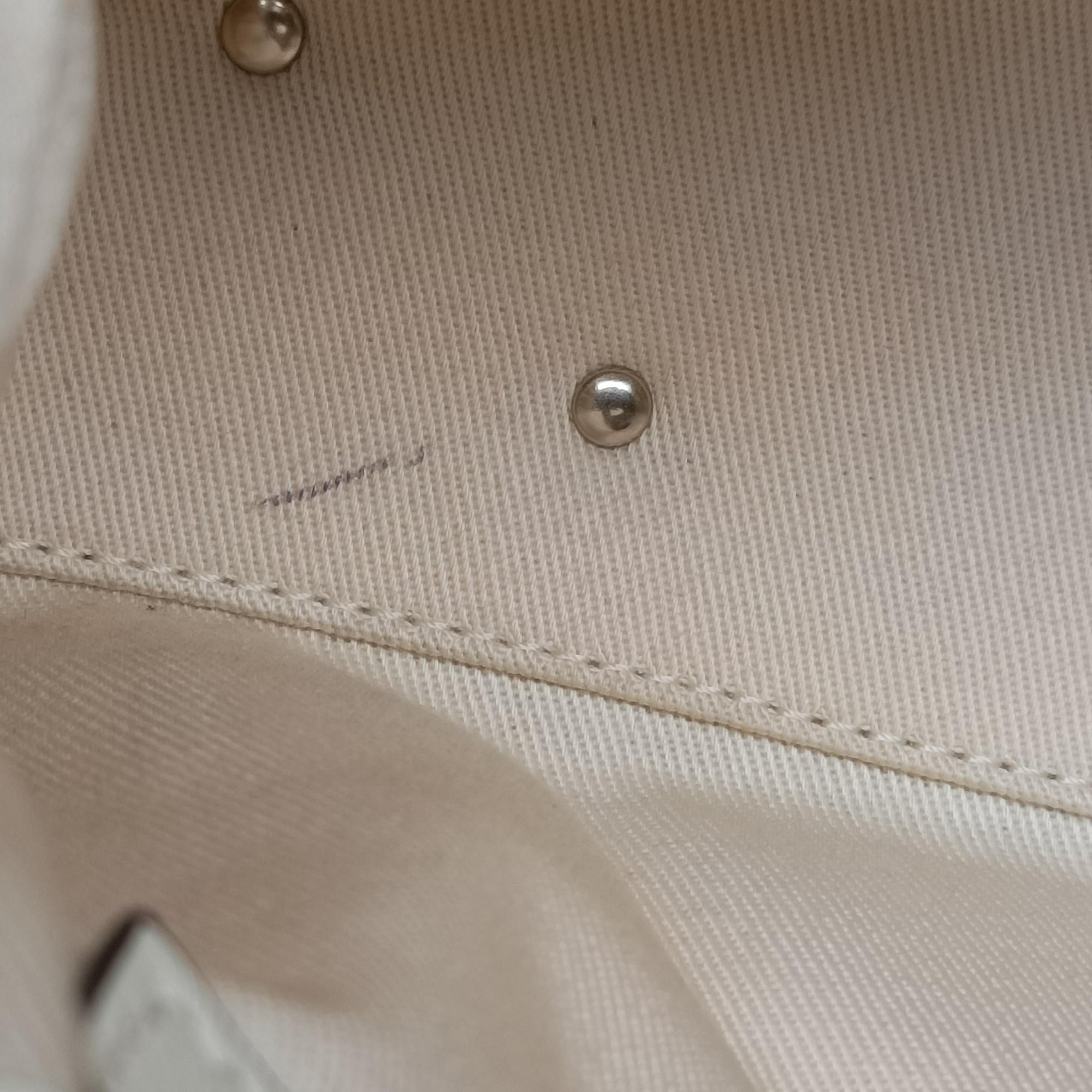 Pre-owned Valentino CANDYSTUD White Leather  shoulderbag | stylenewstar