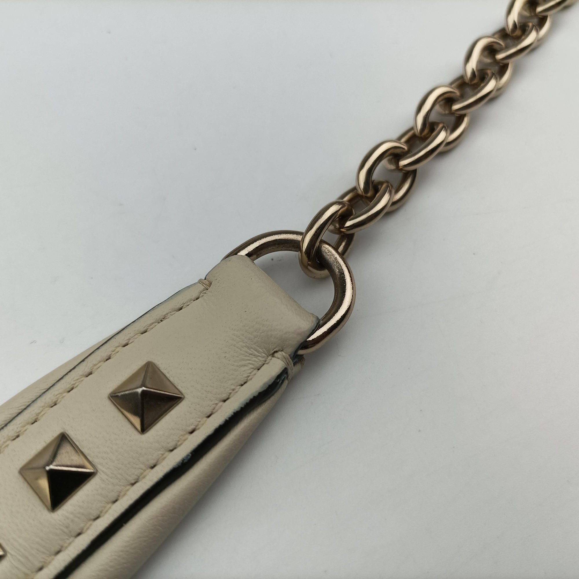 Pre-owned Valentino CANDYSTUD White Leather  shoulderbag | stylenewstar