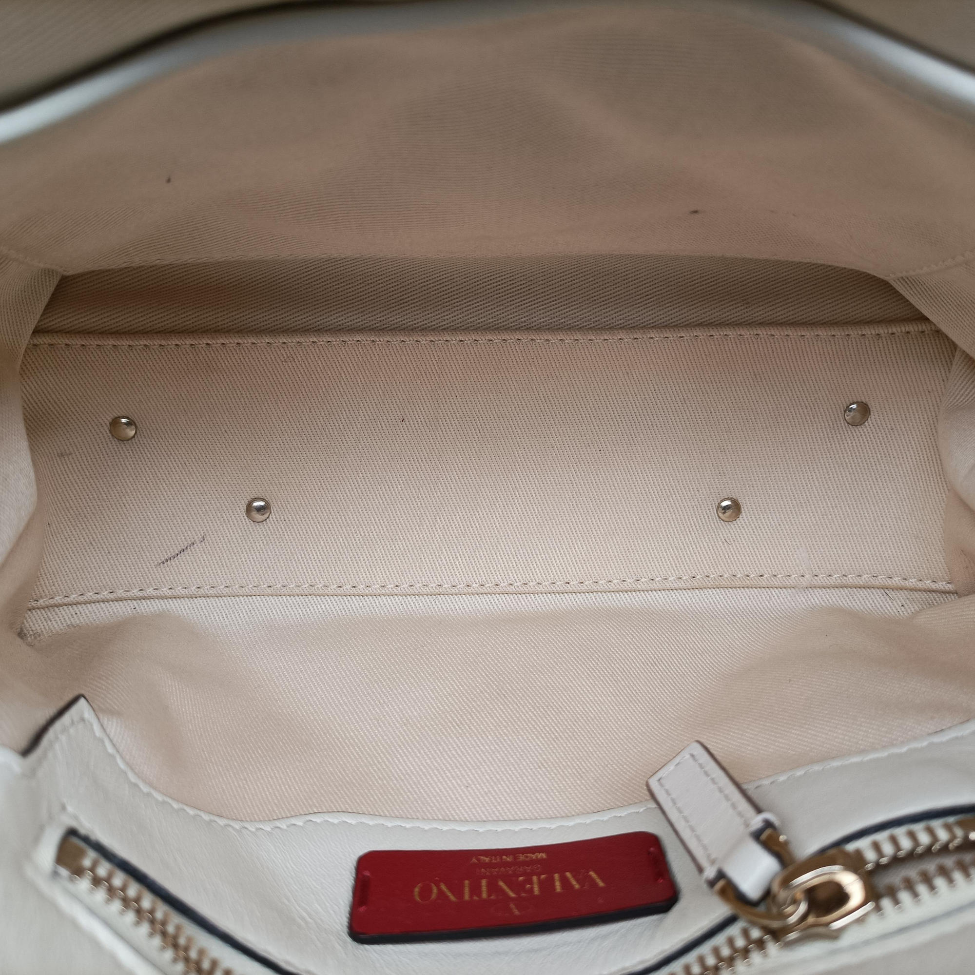 Pre-owned Valentino CANDYSTUD White Leather  shoulderbag | stylenewstar