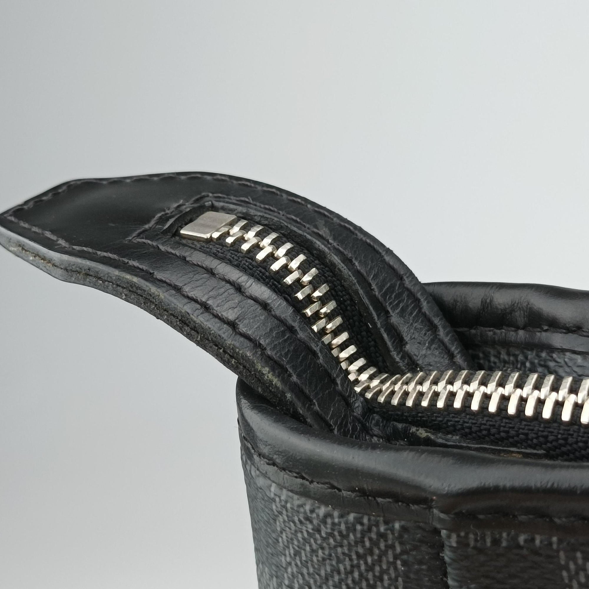Vintage Louis Vuitton TADAO Noir Damier Graphite N51192 shoulderbag | stylenewstar