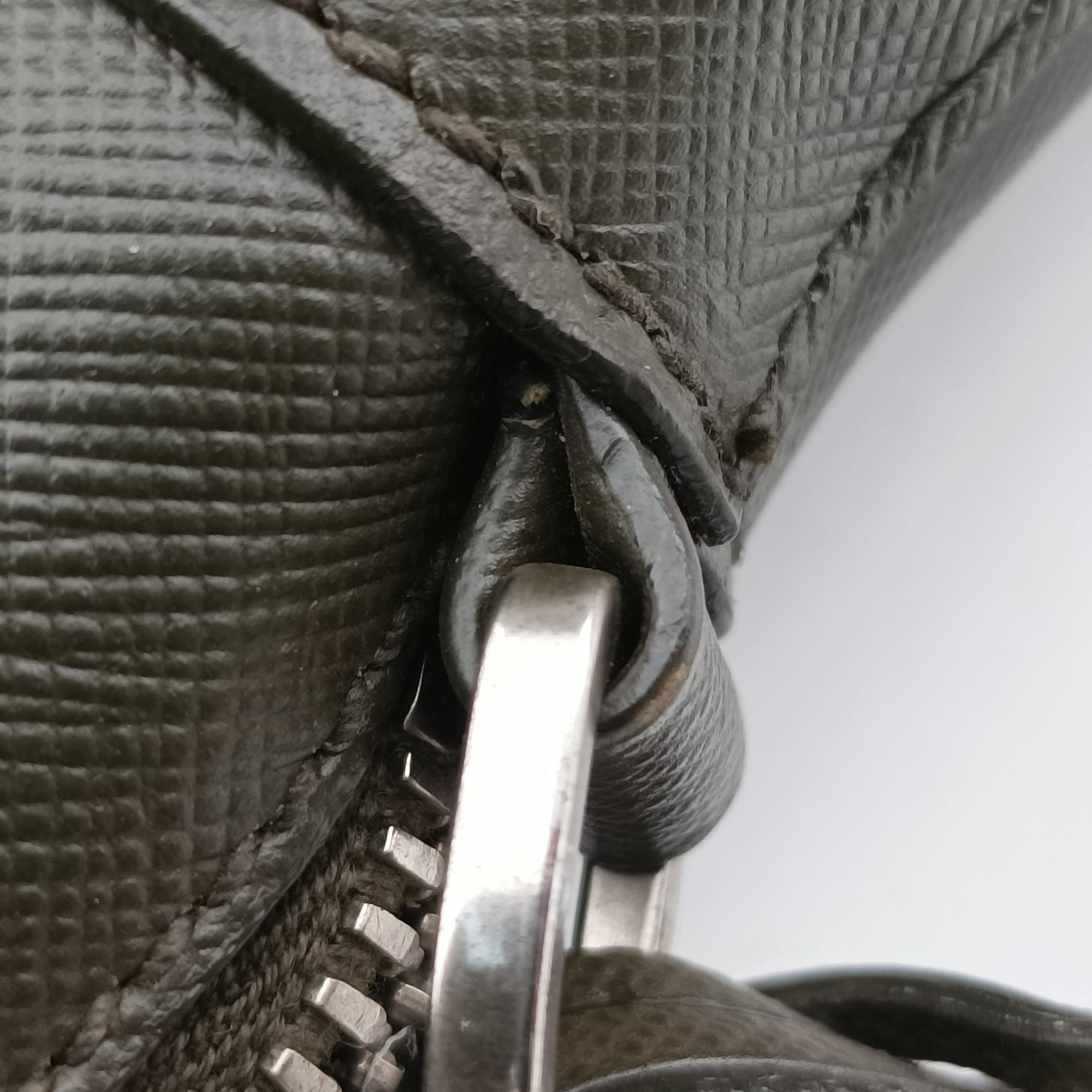 Vintage Prada Business Briefcase Green SAFFIANO Leather 2VE011 shoulderbag | stylenewstar