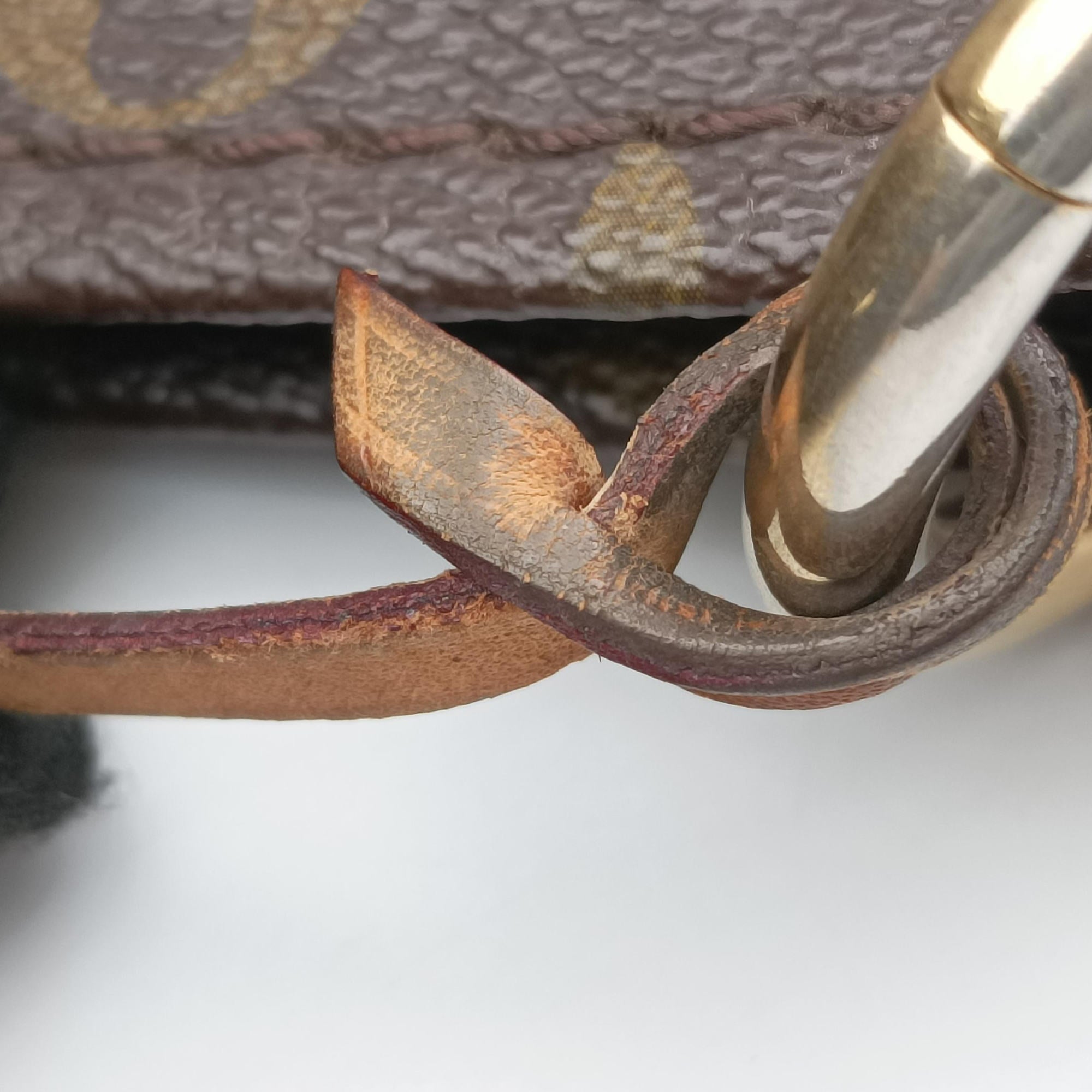 Pre-owned Louis Vuitton ARTSY GM Brown Monogram Canvas M40259 handbag | stylenewstar