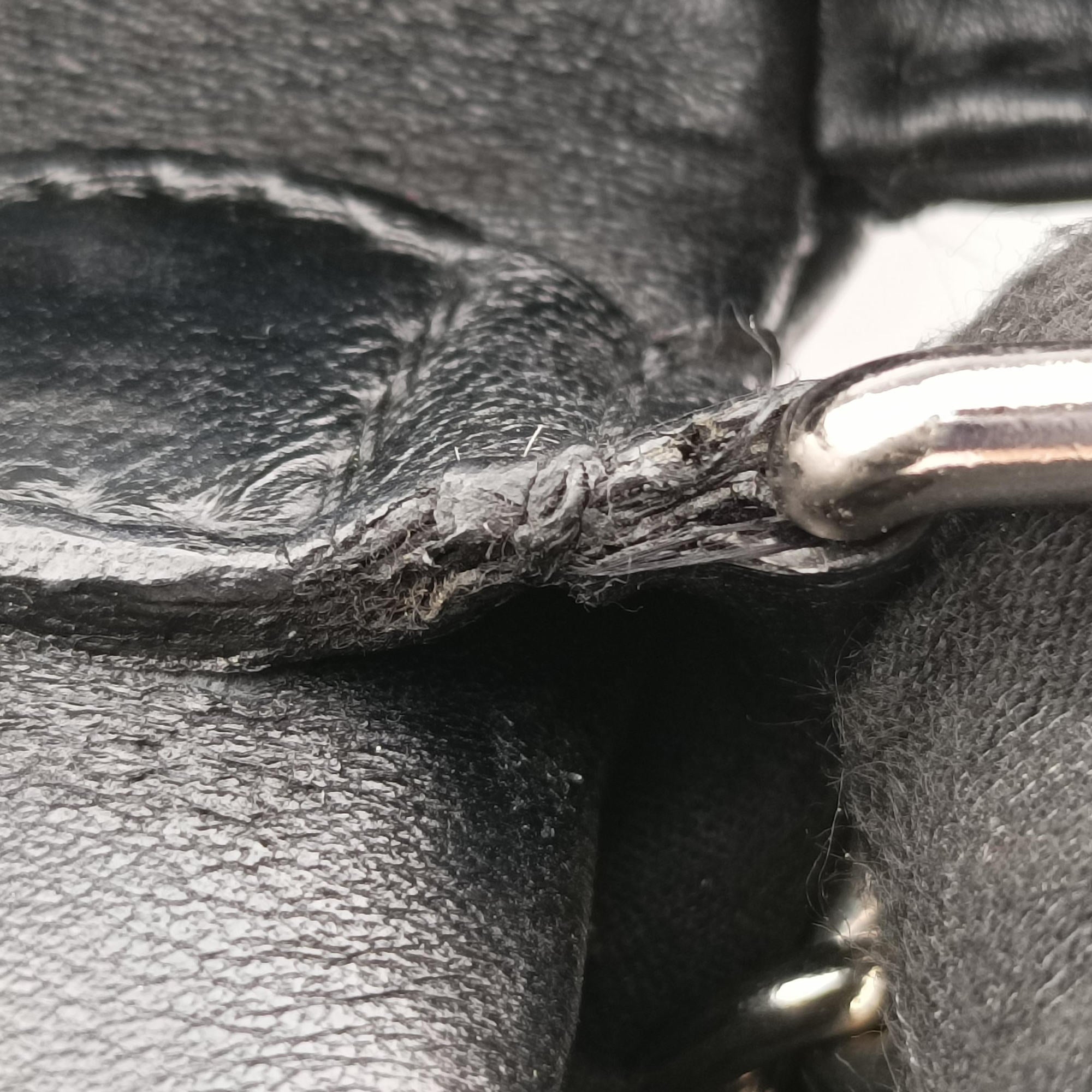 Secondhand Louis Vuitton Go-14 Mini Noir Leather M50999 shoulderbag | stylenewstar