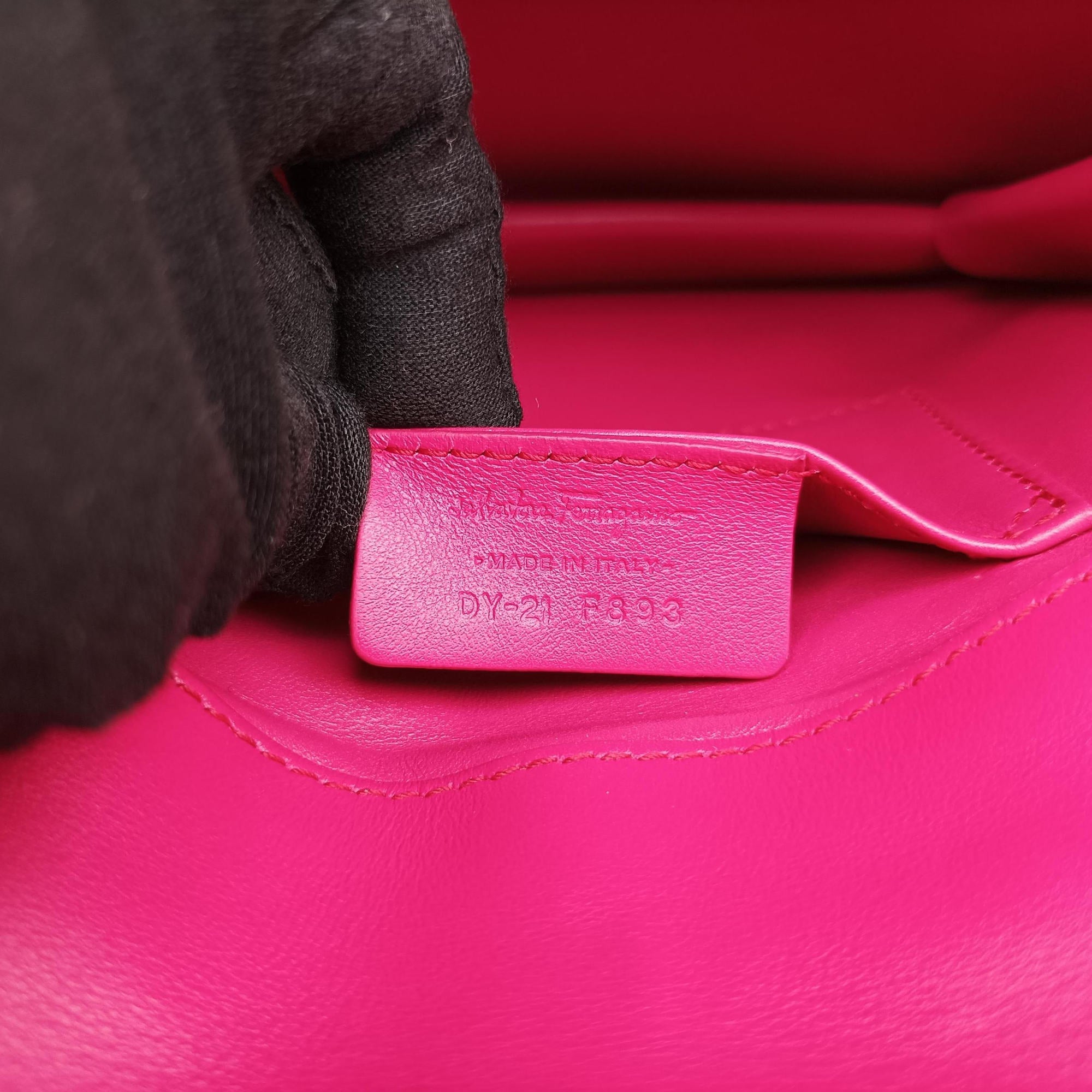 Pre-owned Ferragamo Thalia Rose Leather  shoulderbag | stylenewstar