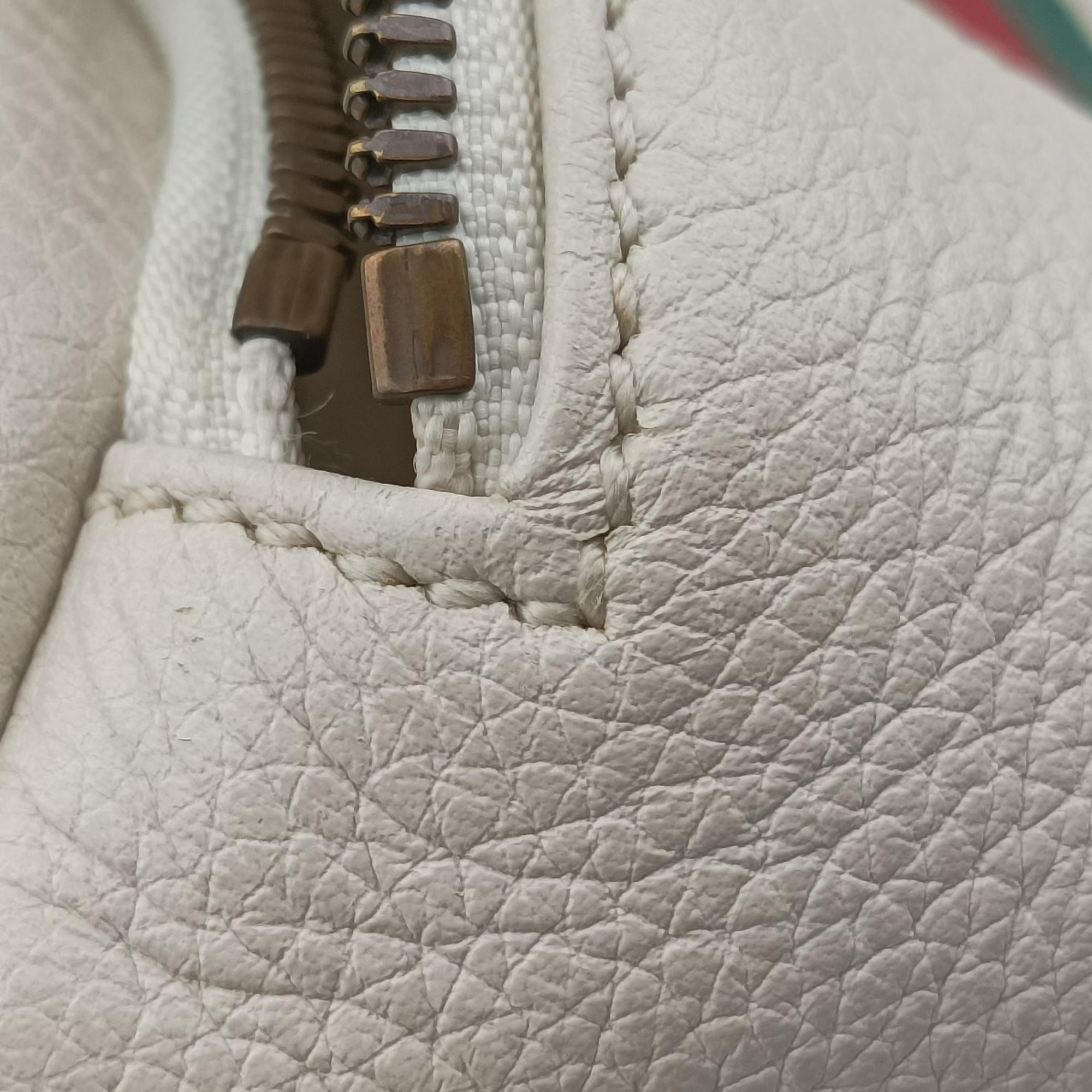 Pre-owned Gucci Print White Leather 530412 bum bag/waist bag | stylenewstar