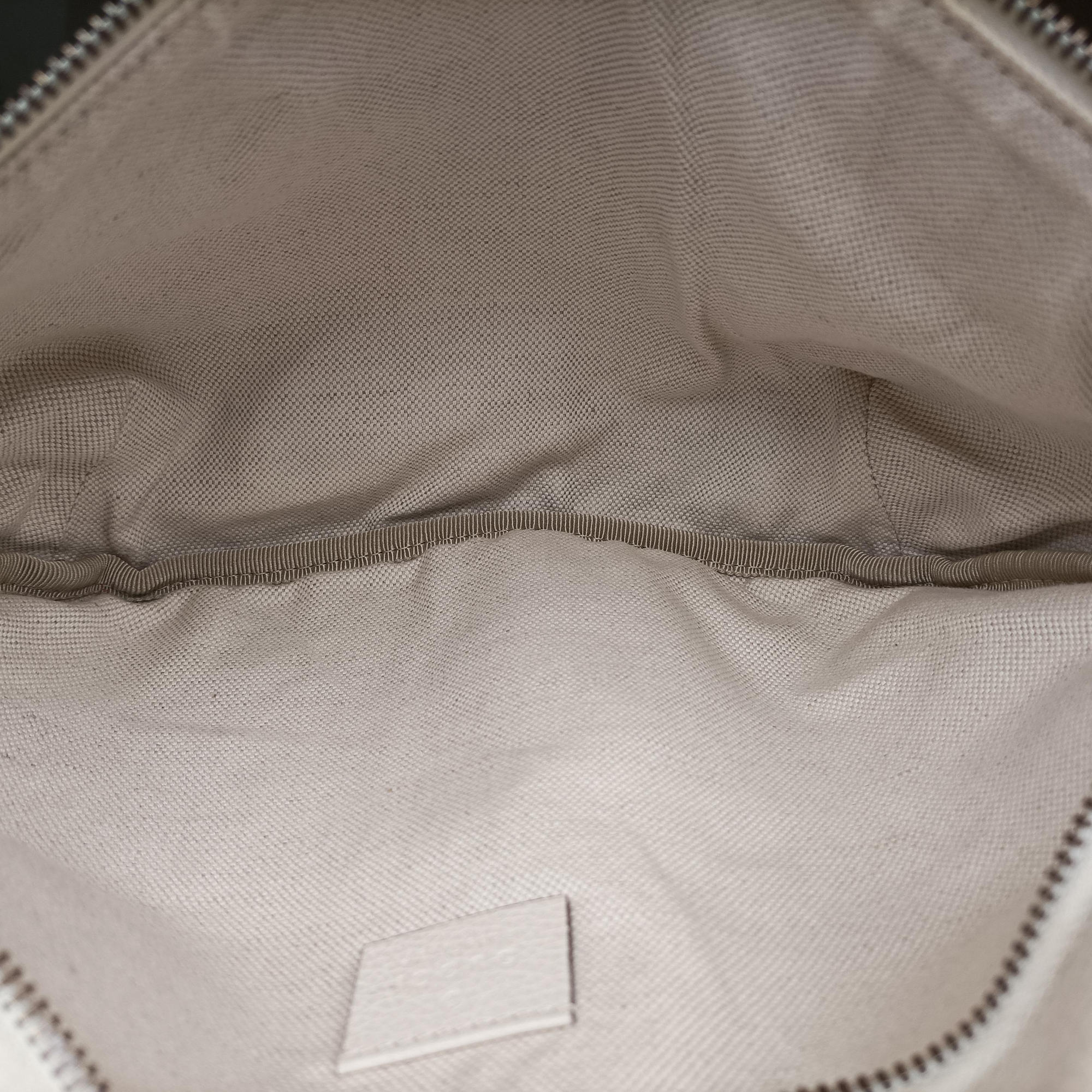 Pre-owned Gucci Print White Leather 530412 bum bag/waist bag | stylenewstar
