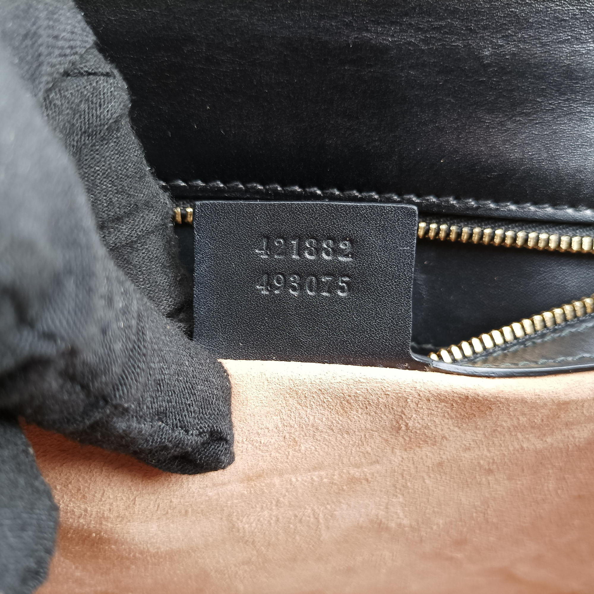 Pre-owned Gucci Sylvie Black Leather 421882 shoulderbag | stylenewstar