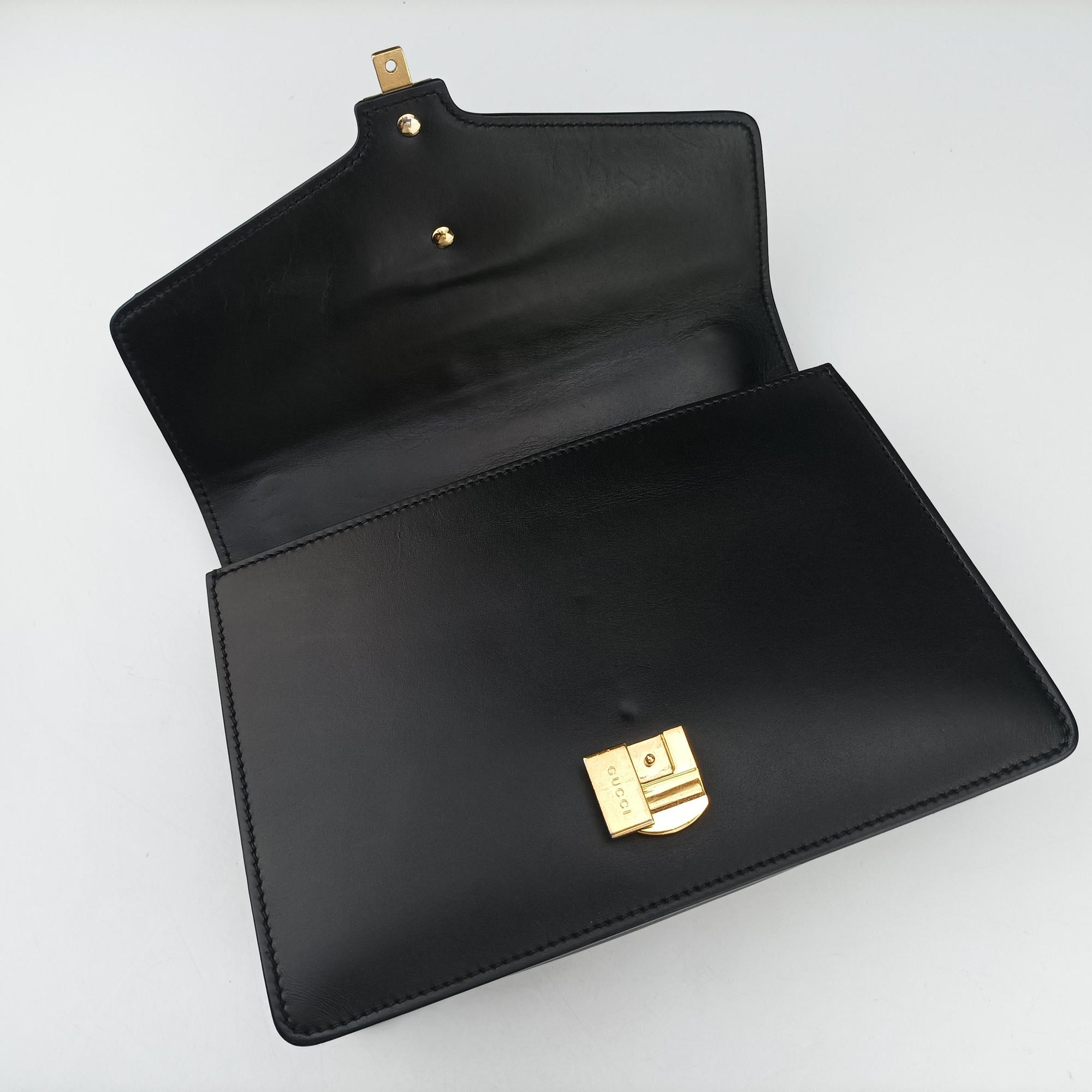 Pre-owned Gucci Sylvie Black Leather 421882 shoulderbag | stylenewstar