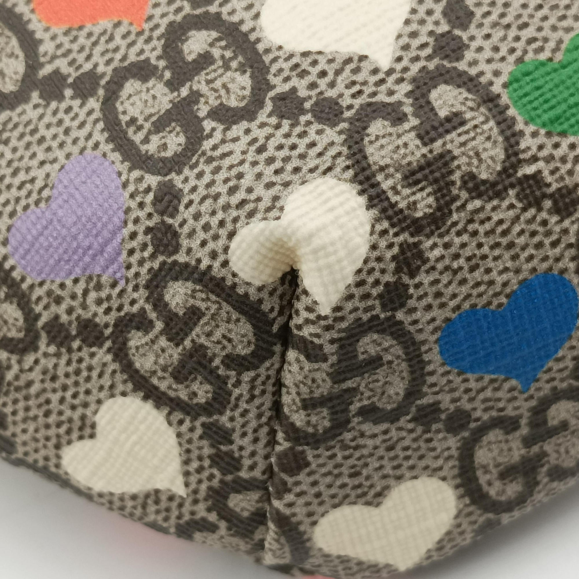 Pre-owned Gucci kids GG Top strawberry Print beige×multi PVC coated canvas 502095 bum bag/waist bag | stylenewstar